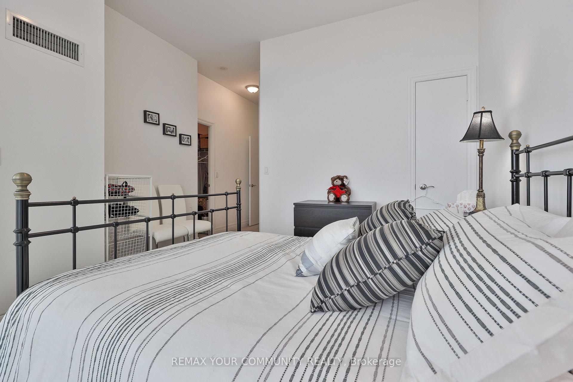 Photo 18 of Unit Ph 201, 8 Scollard Street, Toronto, The Annex — HOMEH