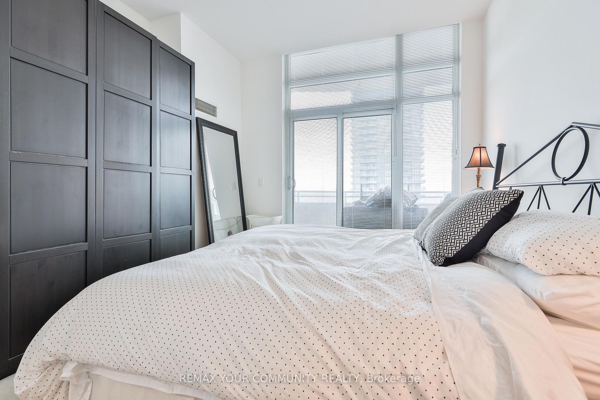 Photo 25 of Unit Ph 201, 8 Scollard Street, Toronto, The Annex — HOMEH
