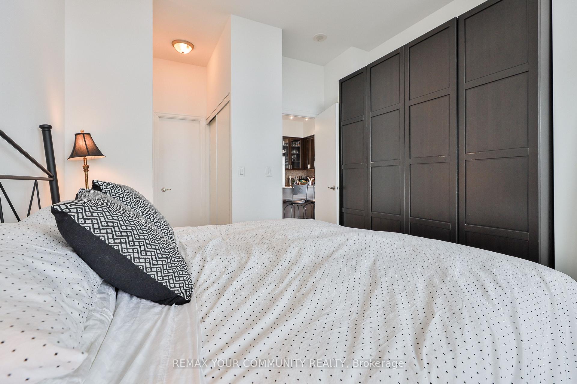 Photo 27 of Unit Ph 201, 8 Scollard Street, Toronto, The Annex — HOMEH