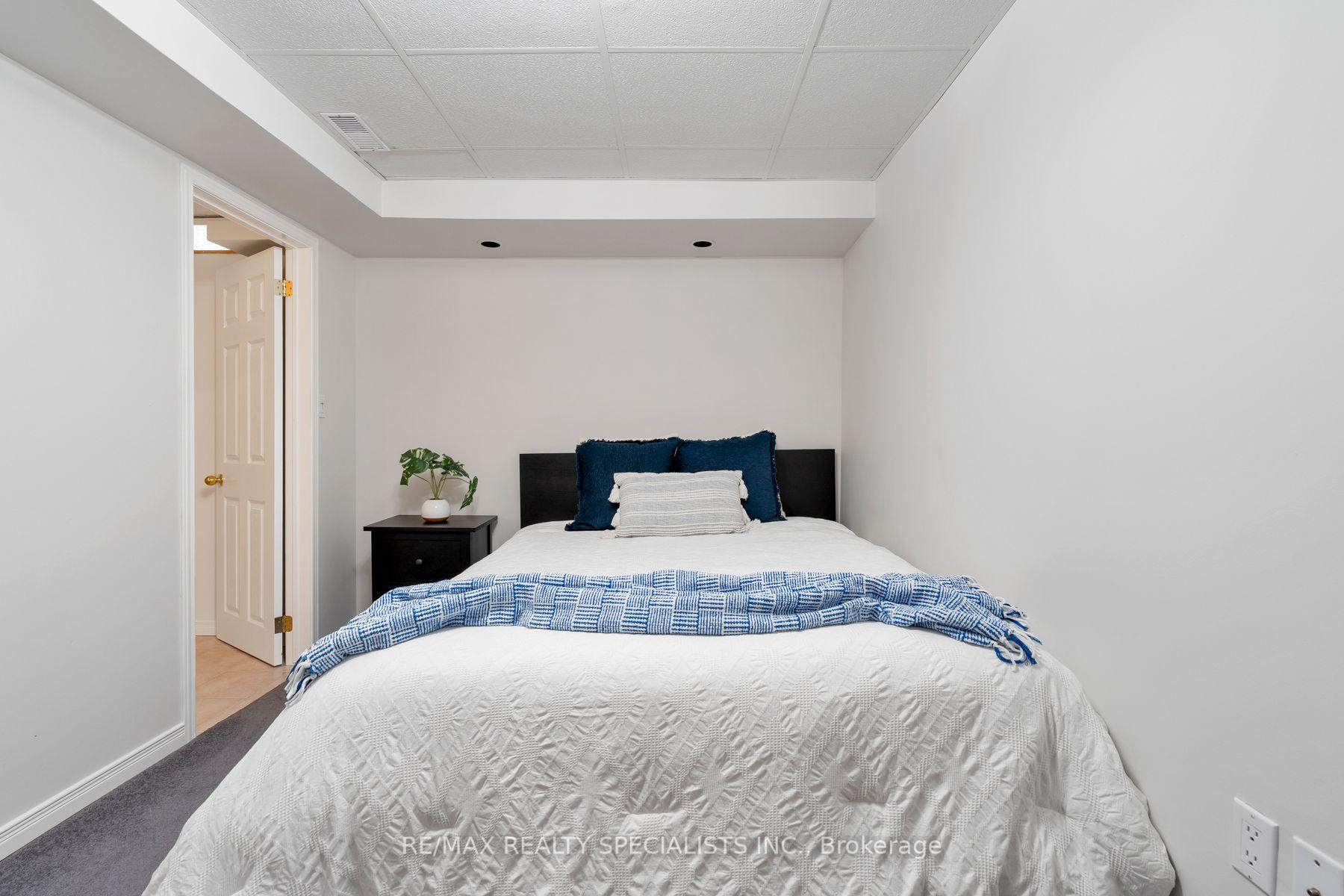 Photo 38 of 6803 Bansbridge Crescent, Mississauga, Lisgar — HOMEH