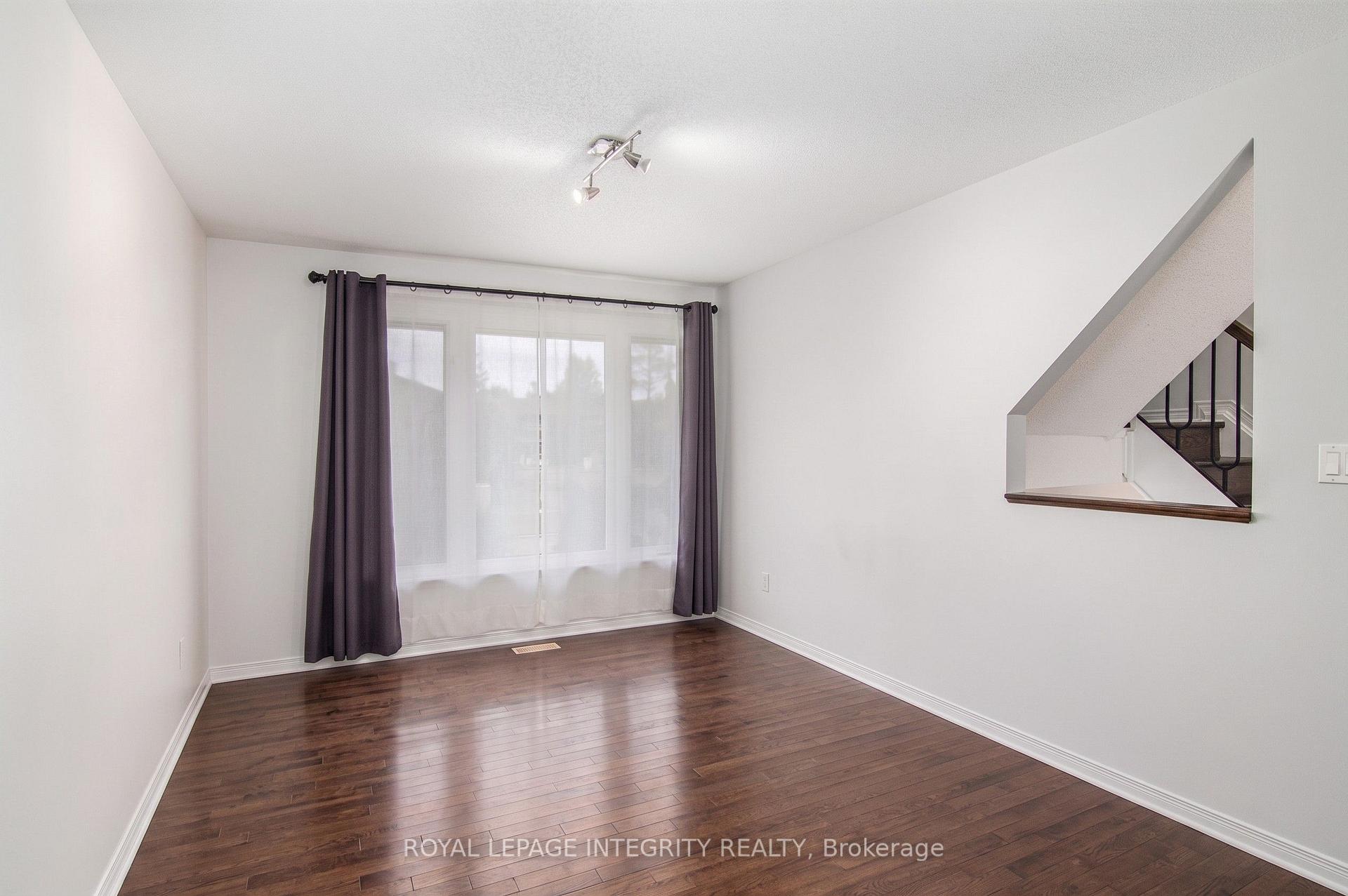Photo 3 of 118 Monterey Drive, Ottawa, Leslie Park — HOMEH