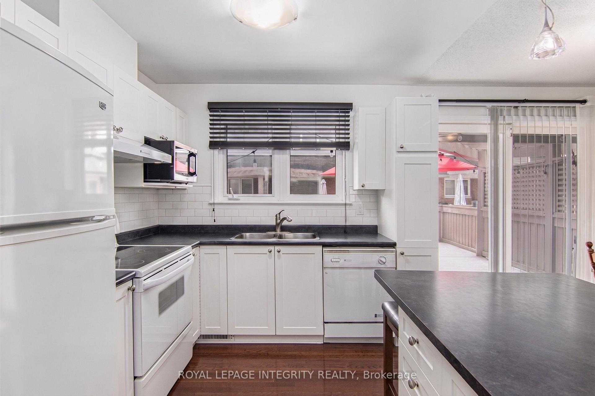 Photo 7 of 118 Monterey Drive, Ottawa, Leslie Park — HOMEH