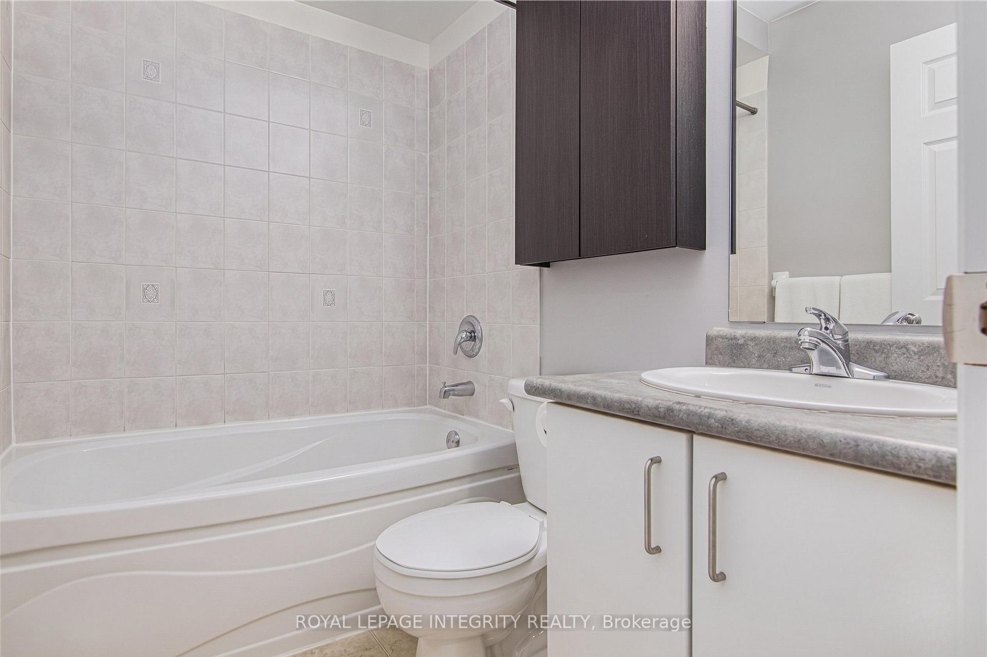 Photo 11 of 118 Monterey Drive, Ottawa, Leslie Park — HOMEH