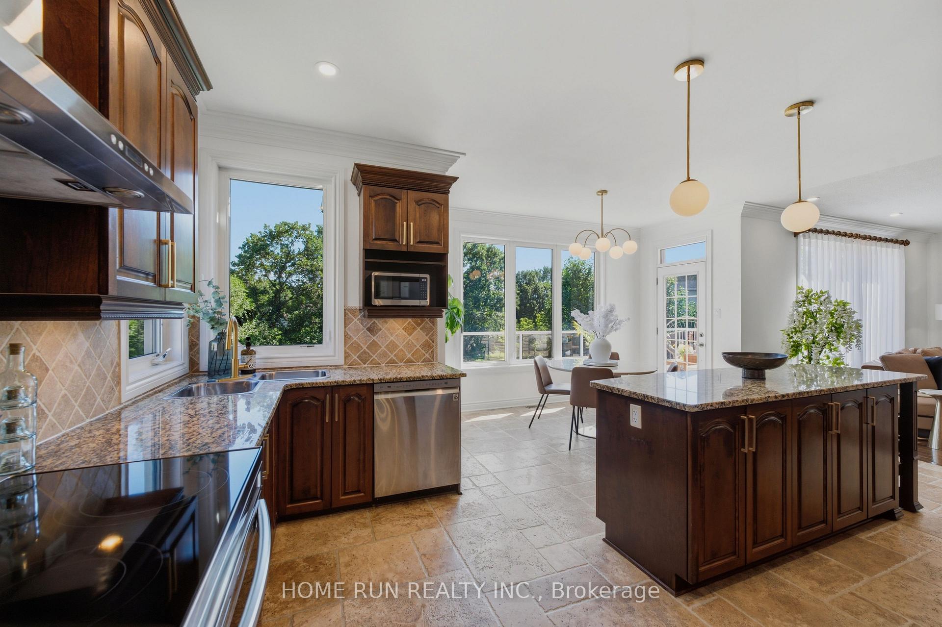 Photo 18 of 233 Marjan Crescent, Ottawa, Barrhaven - Hearts Desire — HOMEH
