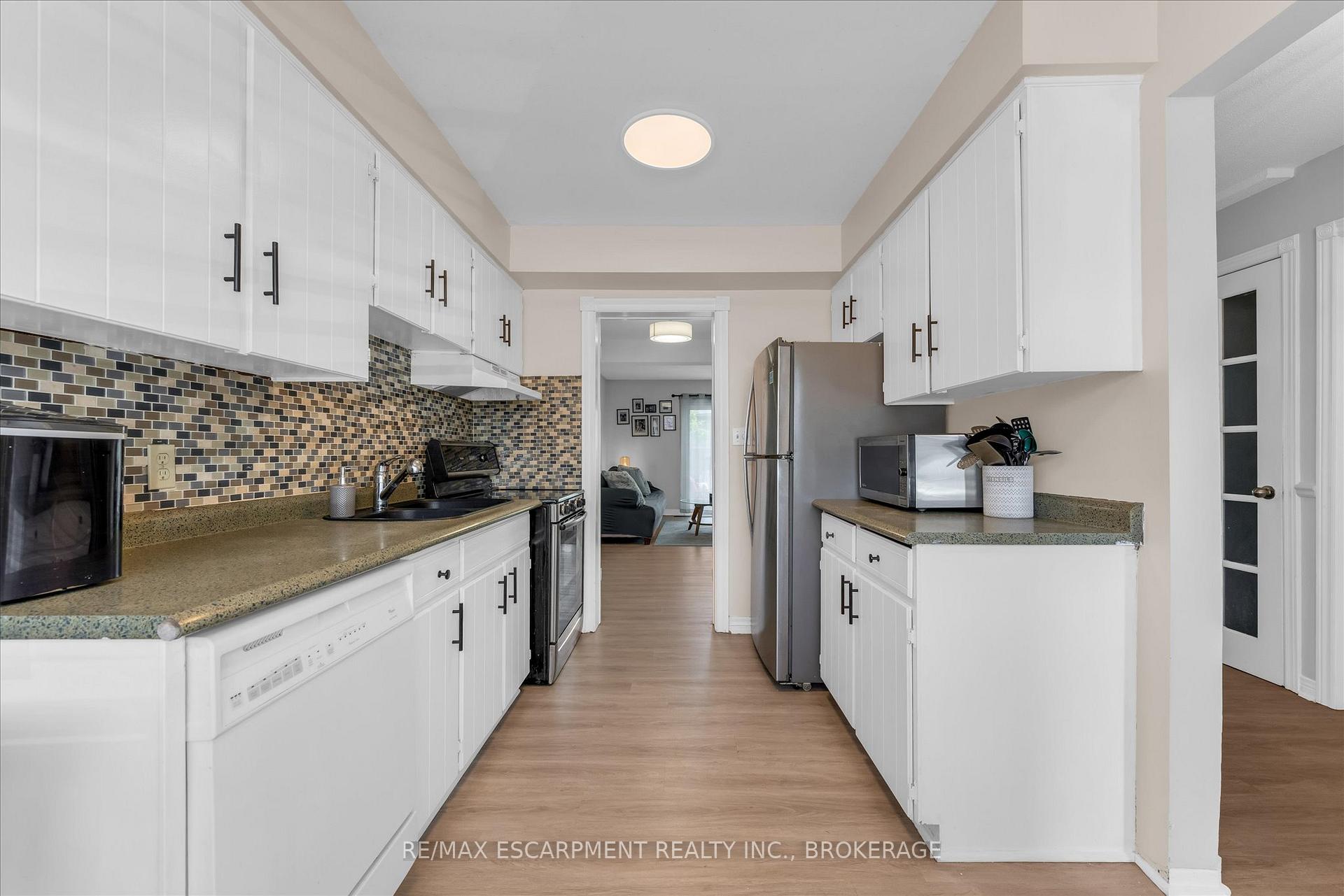 Photo 6 of Unit 97, 77 Linwell Road, St. Catharines, Lakeport — HOMEH