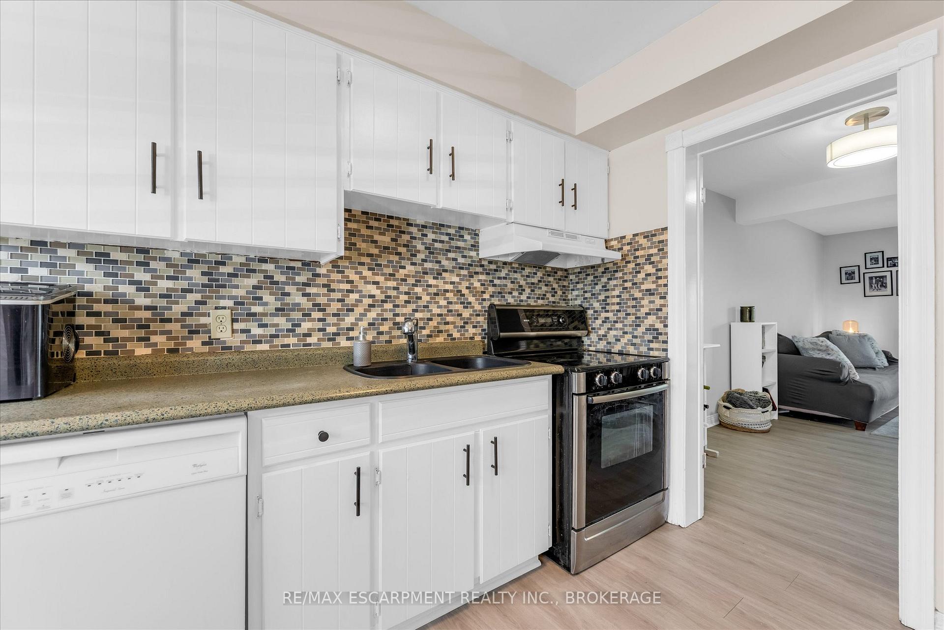 Photo 7 of Unit 97, 77 Linwell Road, St. Catharines, Lakeport — HOMEH