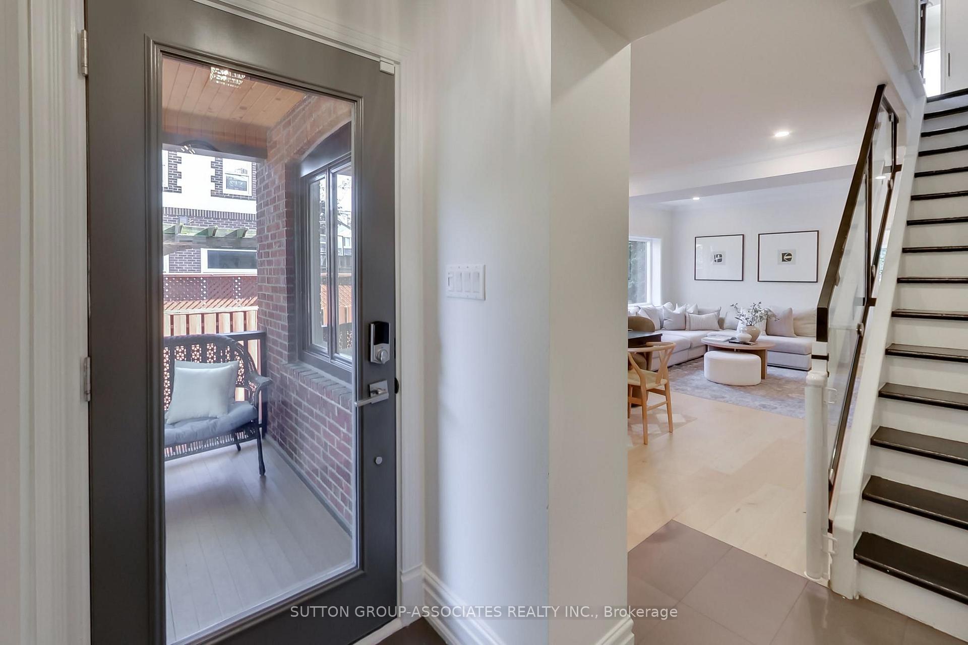 Photo 4 of 10 Winnett Avenue, Toronto, Humewood-Cedarvale — HOMEH