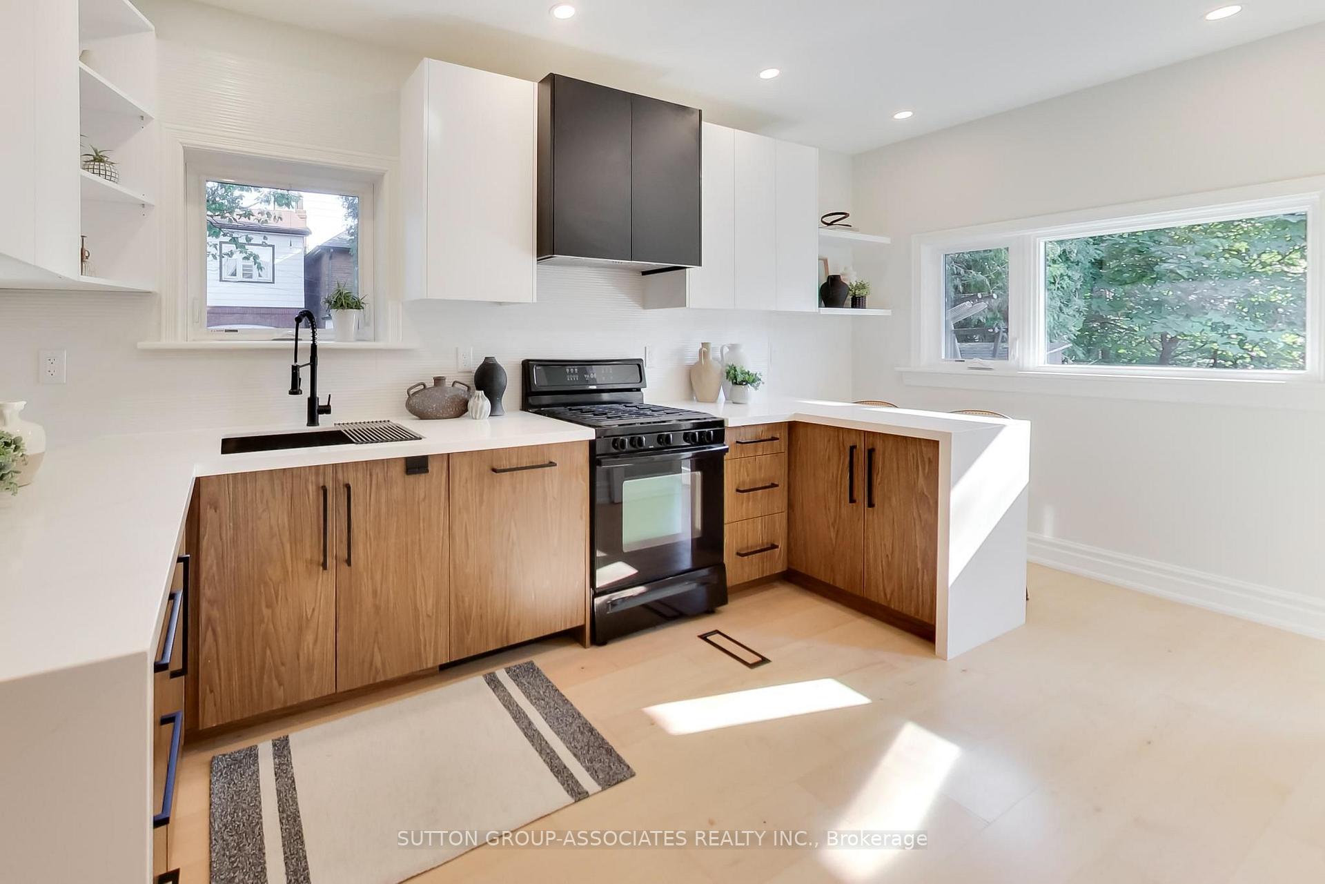 Photo 11 of 10 Winnett Avenue, Toronto, Humewood-Cedarvale — HOMEH
