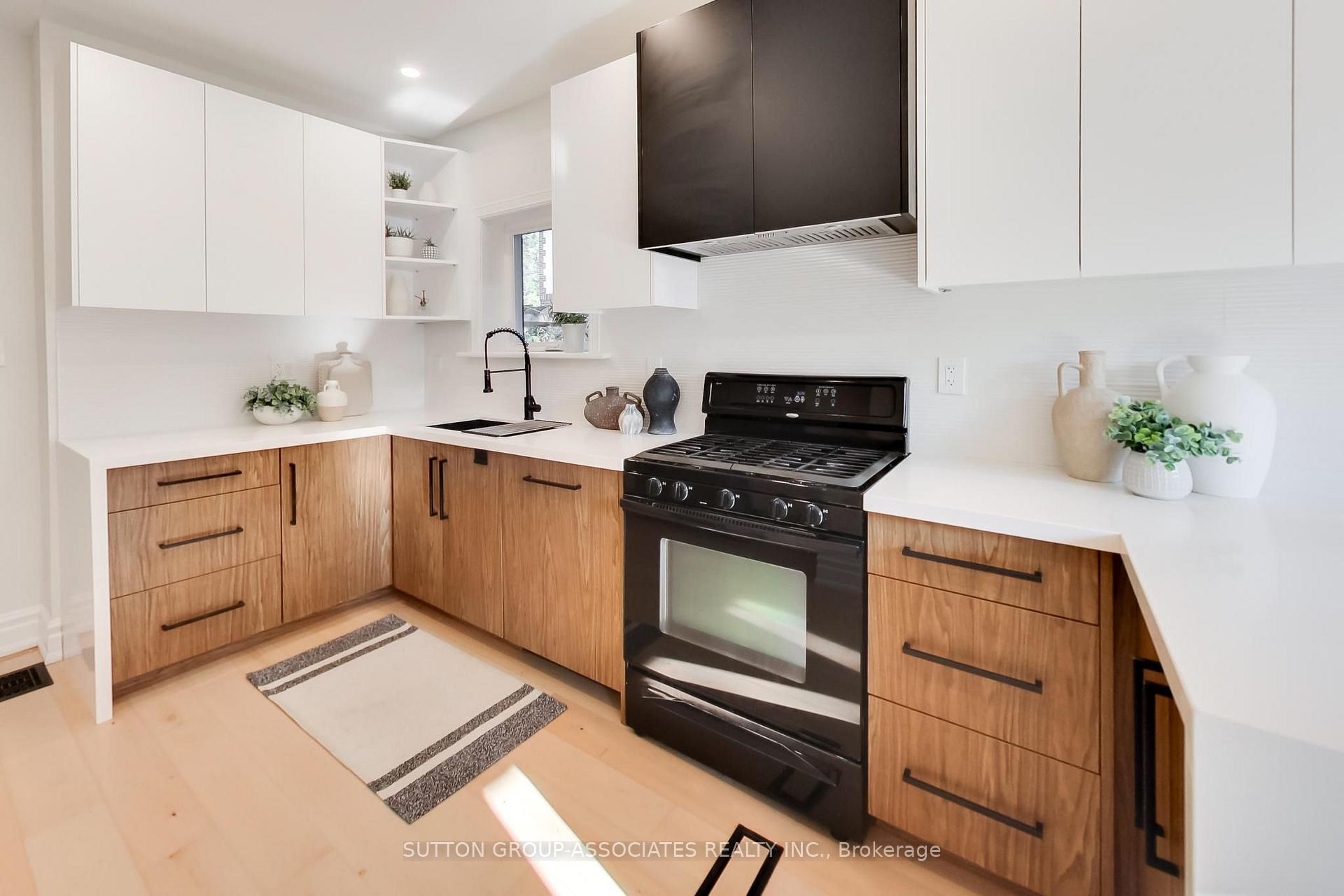 Photo 13 of 10 Winnett Avenue, Toronto, Humewood-Cedarvale — HOMEH