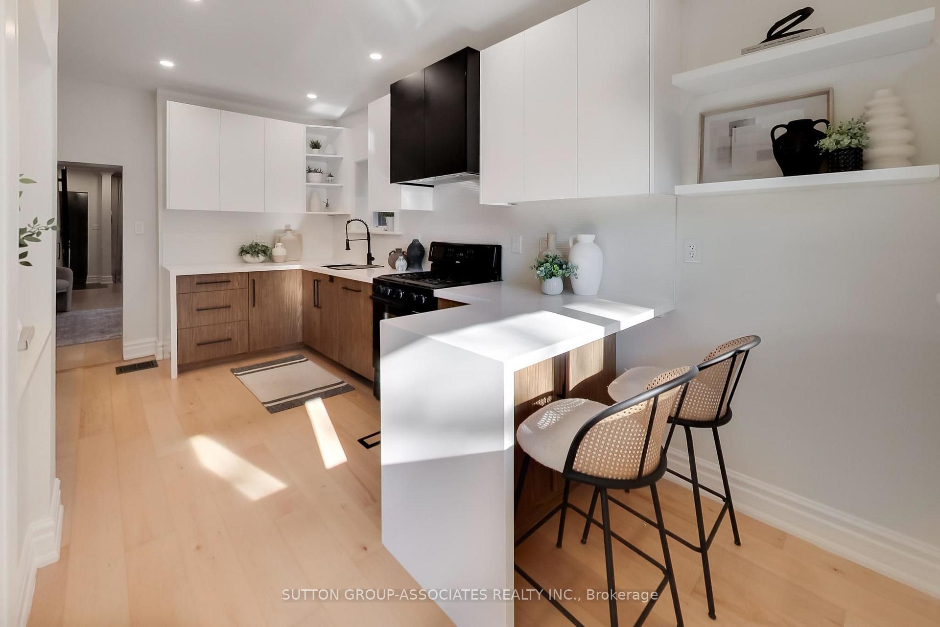 Photo 15 of 10 Winnett Avenue, Toronto, Humewood-Cedarvale — HOMEH