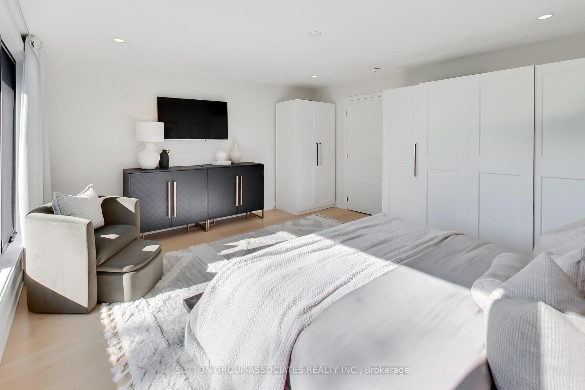 Photo 20 of 10 Winnett Avenue, Toronto, Humewood-Cedarvale — HOMEH