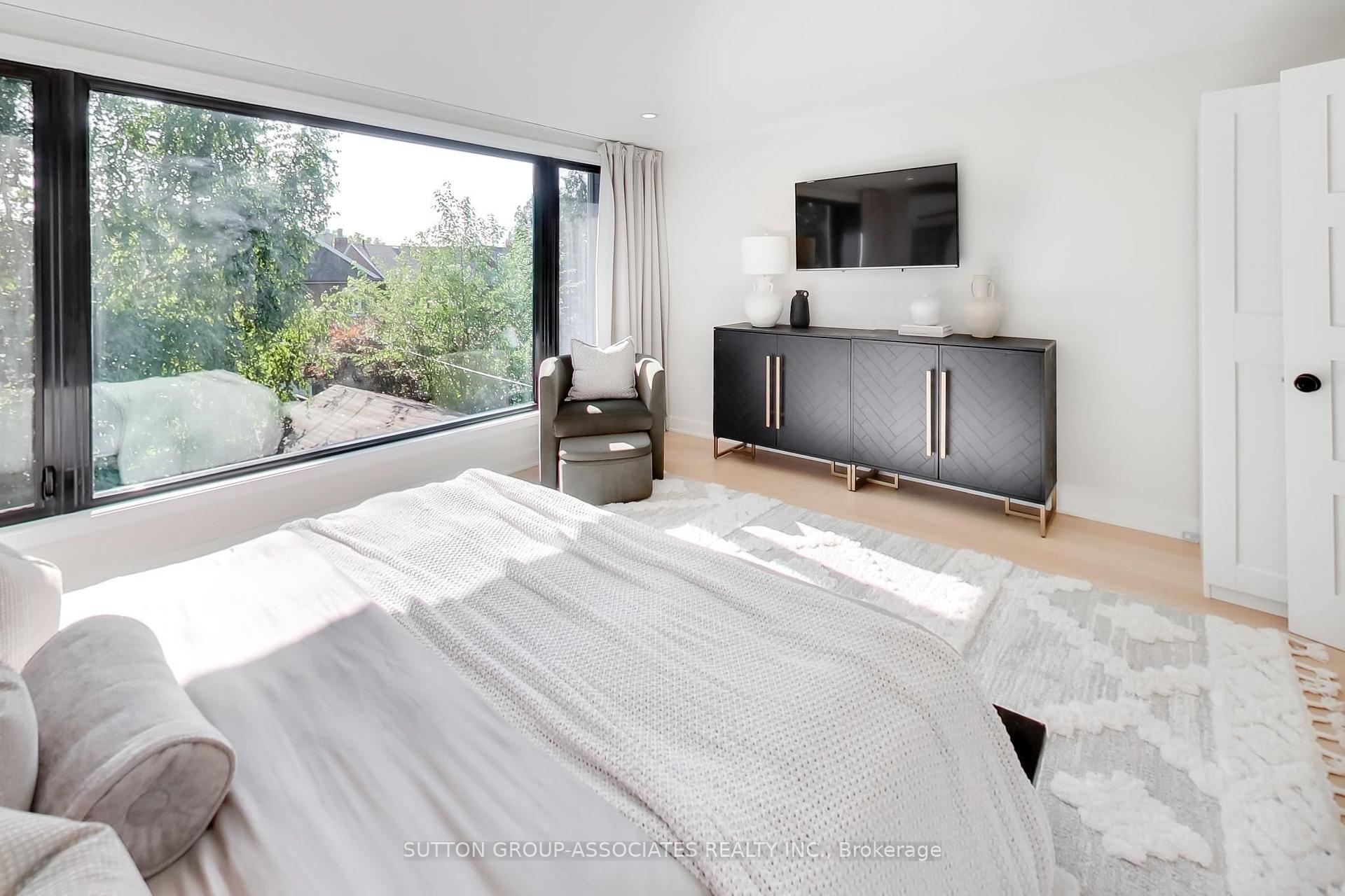 Photo 21 of 10 Winnett Avenue, Toronto, Humewood-Cedarvale — HOMEH