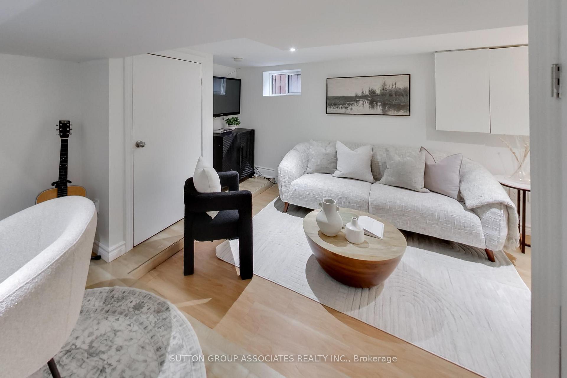 Photo 37 of 10 Winnett Avenue, Toronto, Humewood-Cedarvale — HOMEH