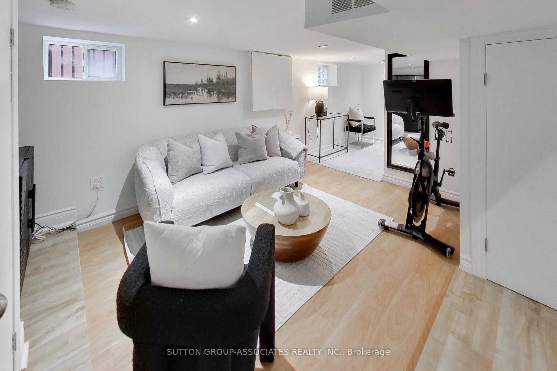 Photo 38 of 10 Winnett Avenue, Toronto, Humewood-Cedarvale — HOMEH