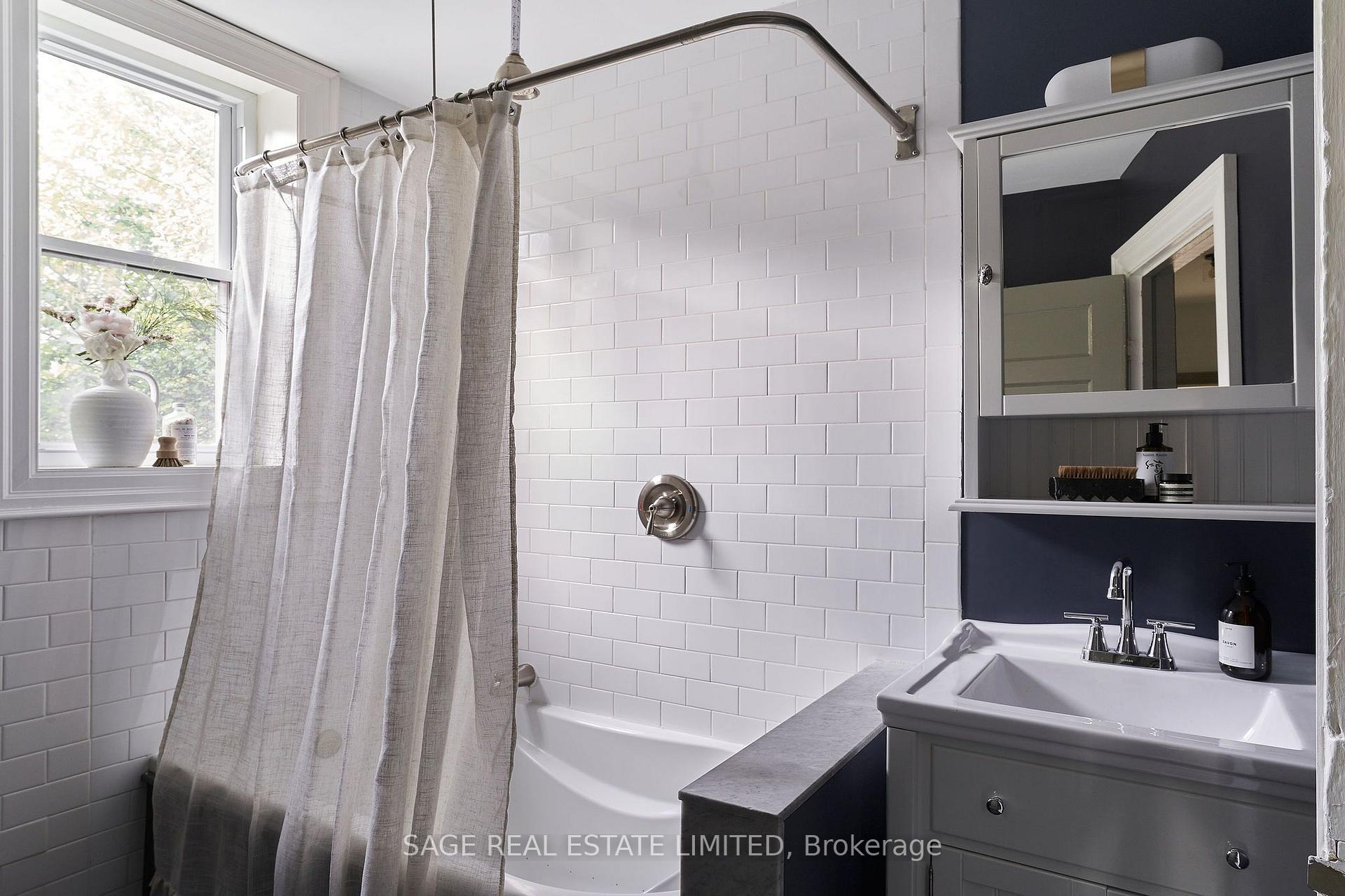 Photo 23 of 115 Gore Vale Avenue, Toronto, Trinity-Bellwoods — HOMEH