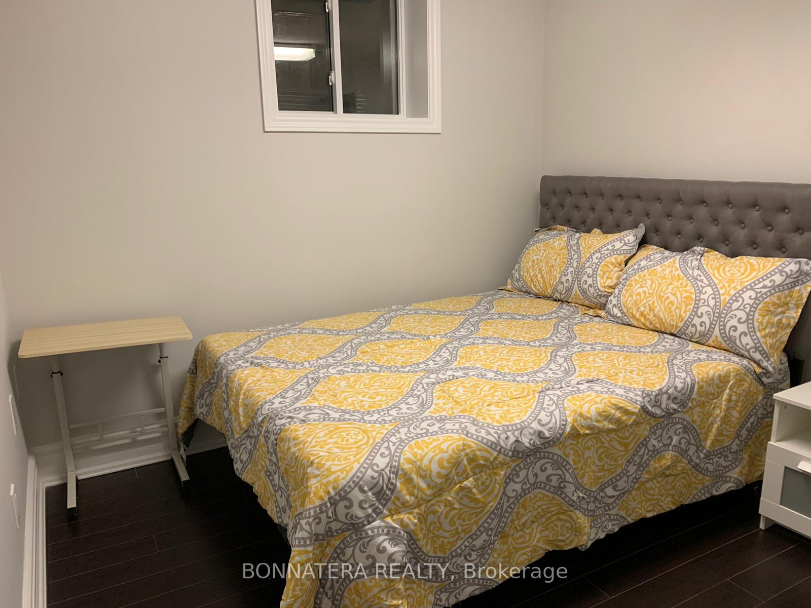 Photo 9 of Unit Bsmt, 284 Hickory Circle, Oakville, Wedgewood Creek — HOMEH