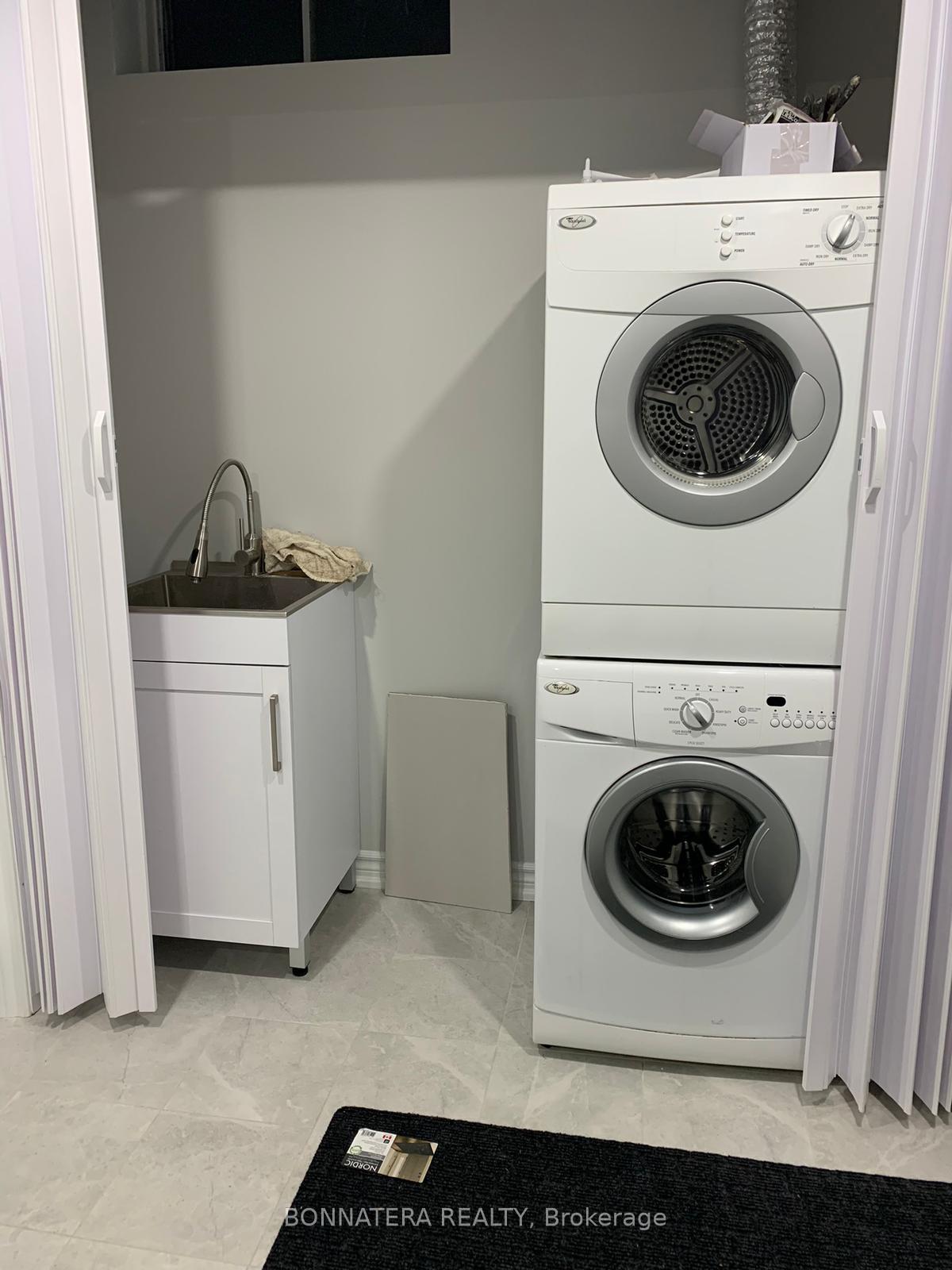 Photo 10 of Unit Bsmt, 284 Hickory Circle, Oakville, Wedgewood Creek — HOMEH