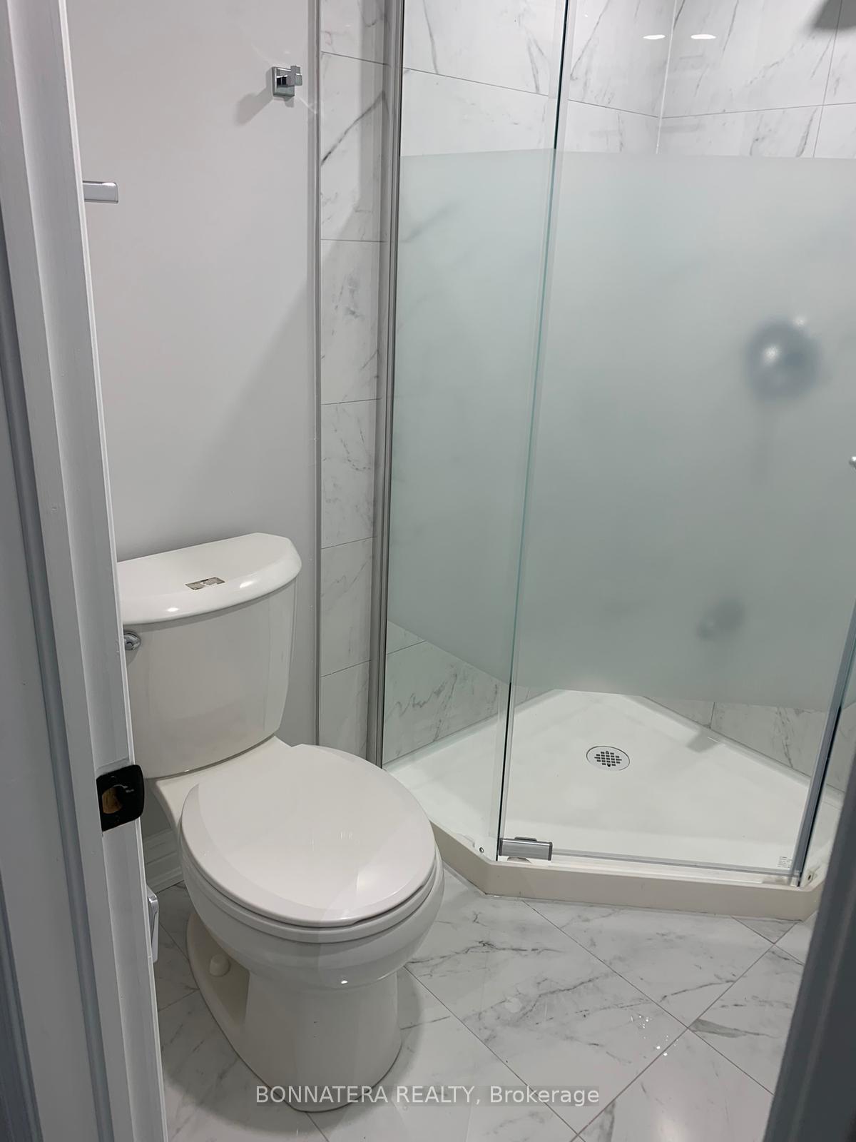 Photo 12 of Unit Bsmt, 284 Hickory Circle, Oakville, Wedgewood Creek — HOMEH