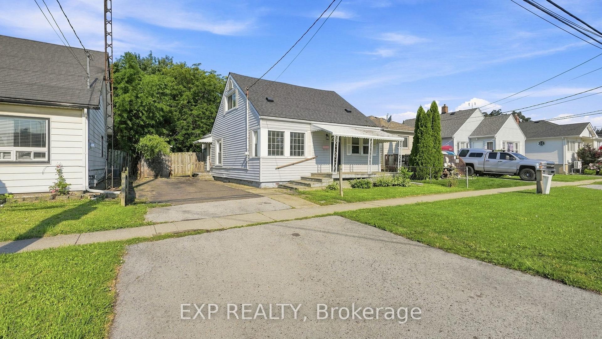 Photo of 225 Grantham Avenue