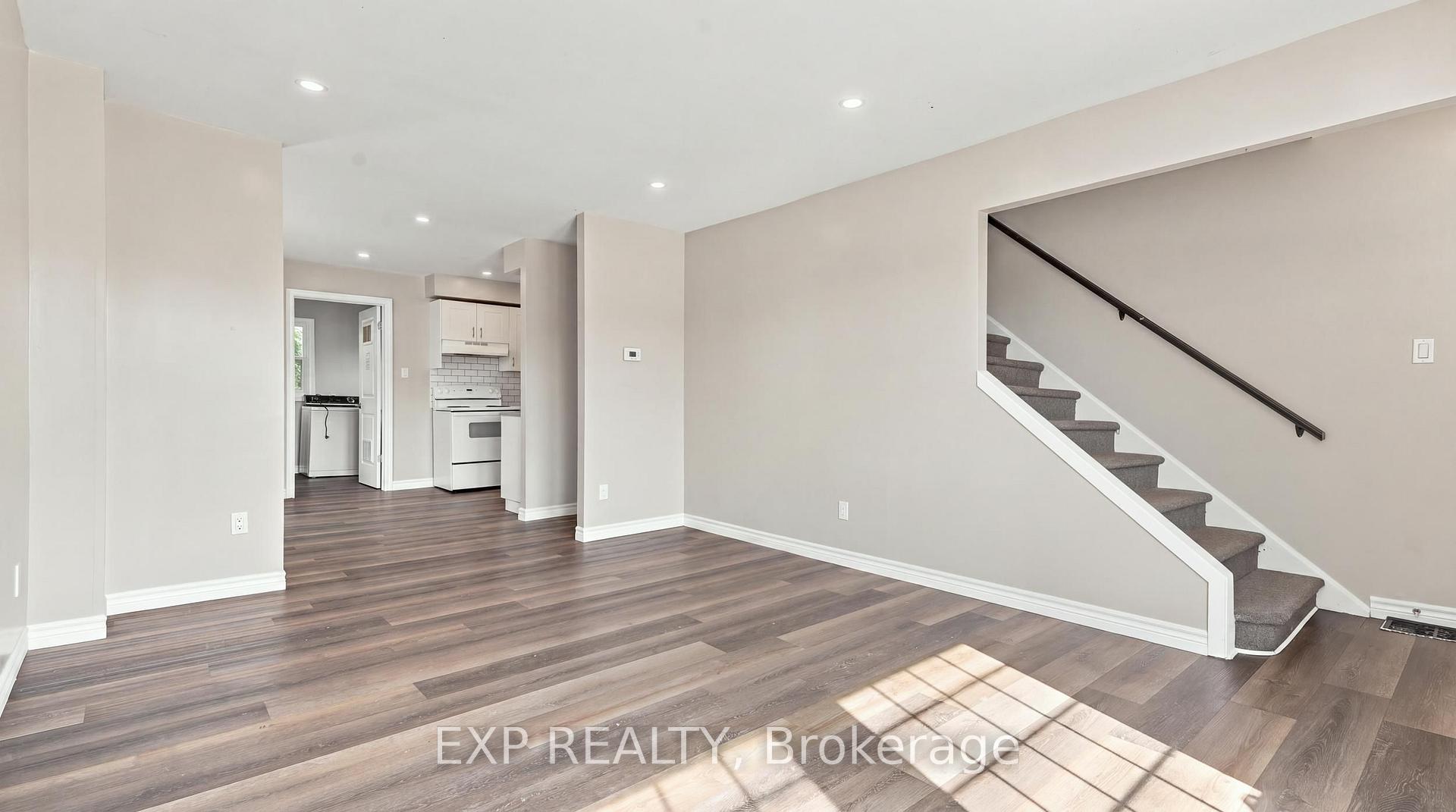 Photo 5 of 225 Grantham Avenue, St. Catharines, Facer — HOMEH