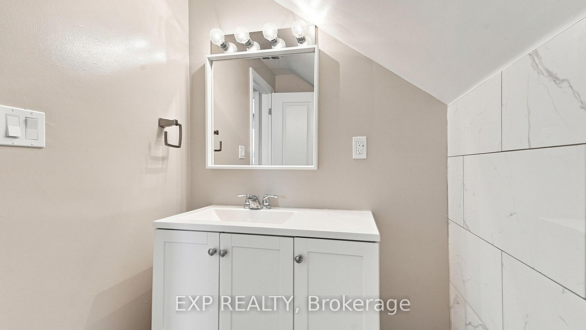 Photo 21 of 225 Grantham Avenue, St. Catharines, Facer — HOMEH