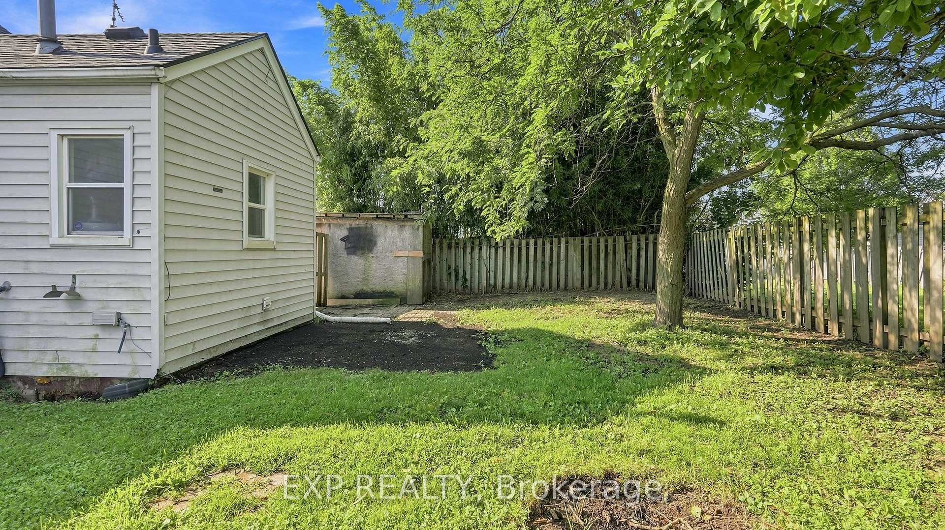 Photo 32 of 225 Grantham Avenue, St. Catharines, Facer — HOMEH