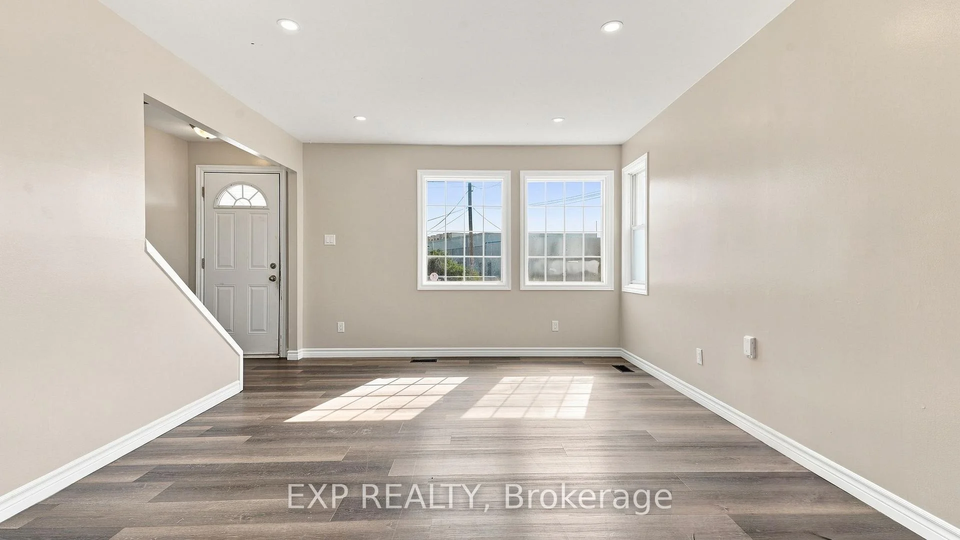 Photo 10 of 225 Grantham Avenue, St. Catharines, Facer — HOMEH