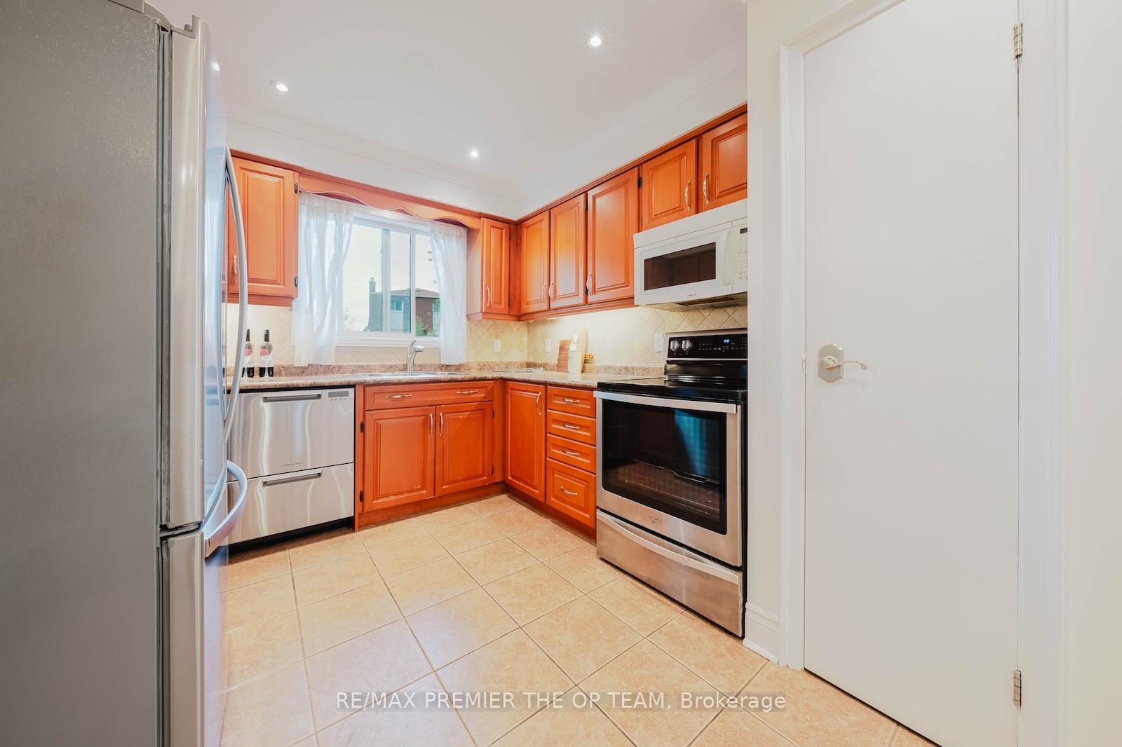 Photo 9 of 101 Skegby Road, Brampton, Brampton North — HOMEH