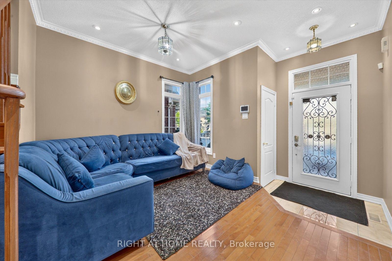Photo 7 of 54 Boundbrook Drive, Brampton, Northwest Sandalwood Parkway — HOMEH
