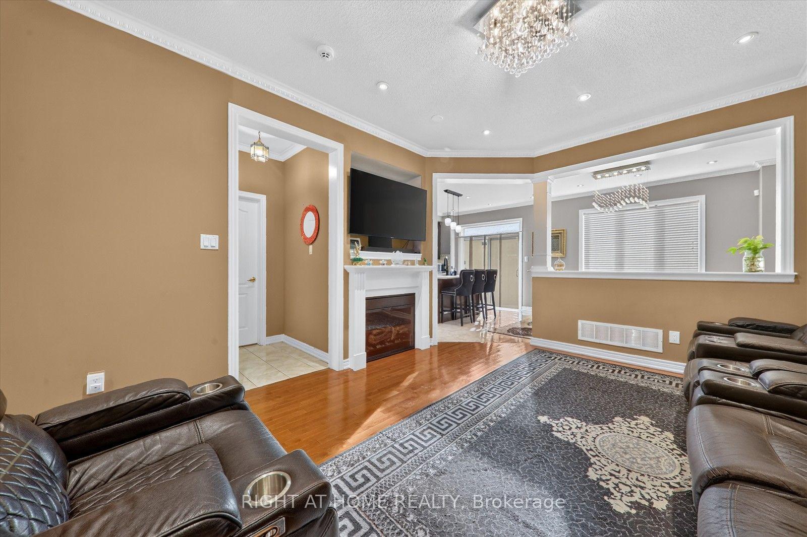 Photo 11 of 54 Boundbrook Drive, Brampton, Northwest Sandalwood Parkway — HOMEH