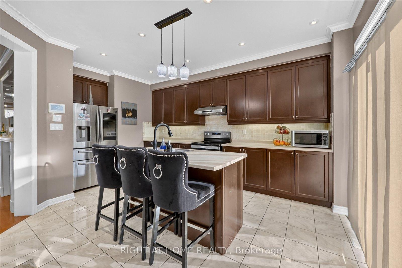 Photo 18 of 54 Boundbrook Drive, Brampton, Northwest Sandalwood Parkway — HOMEH