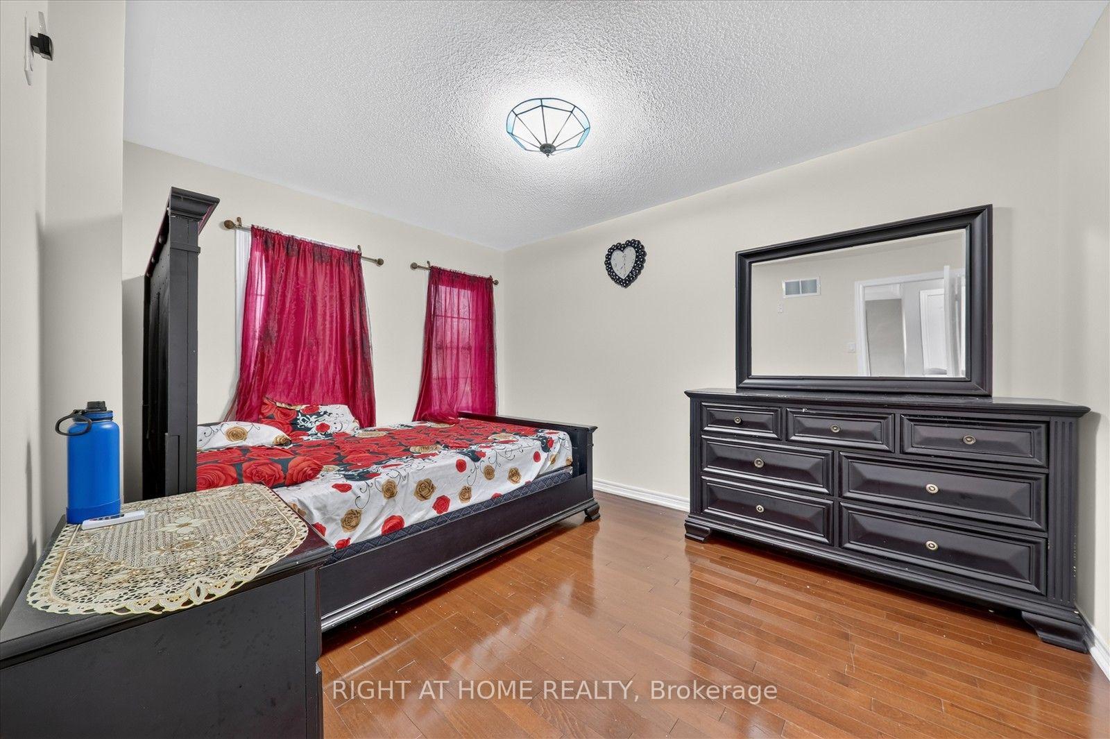 Photo 31 of 54 Boundbrook Drive, Brampton, Northwest Sandalwood Parkway — HOMEH