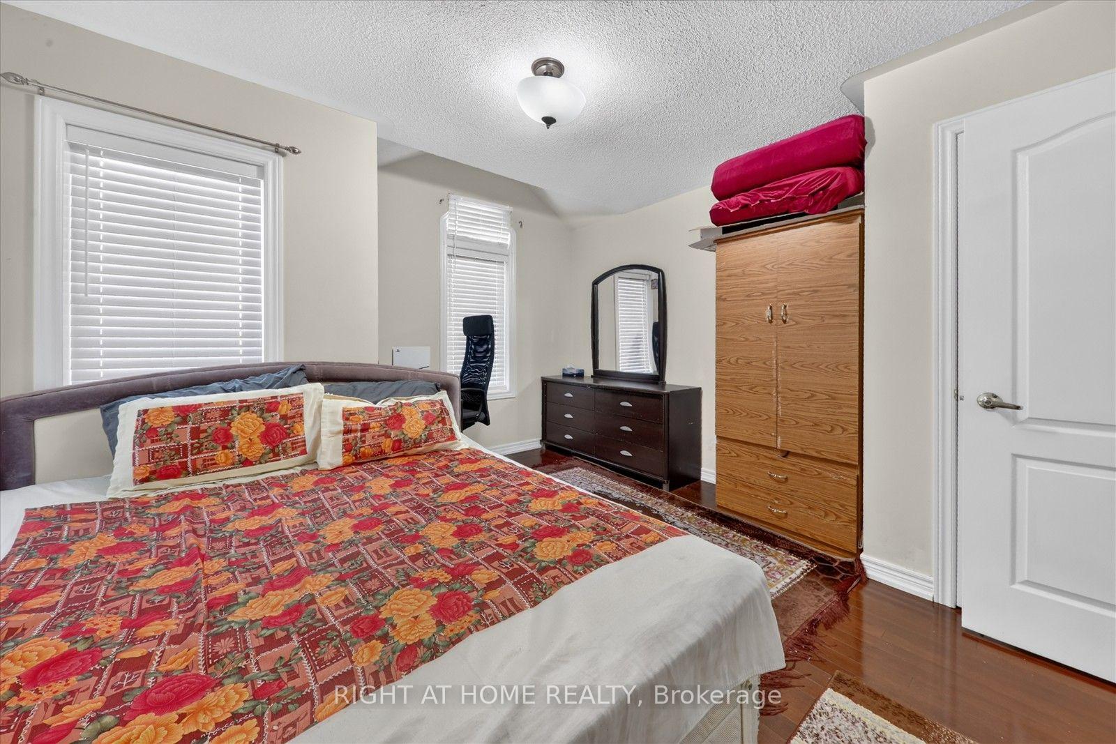 Photo 34 of 54 Boundbrook Drive, Brampton, Northwest Sandalwood Parkway — HOMEH