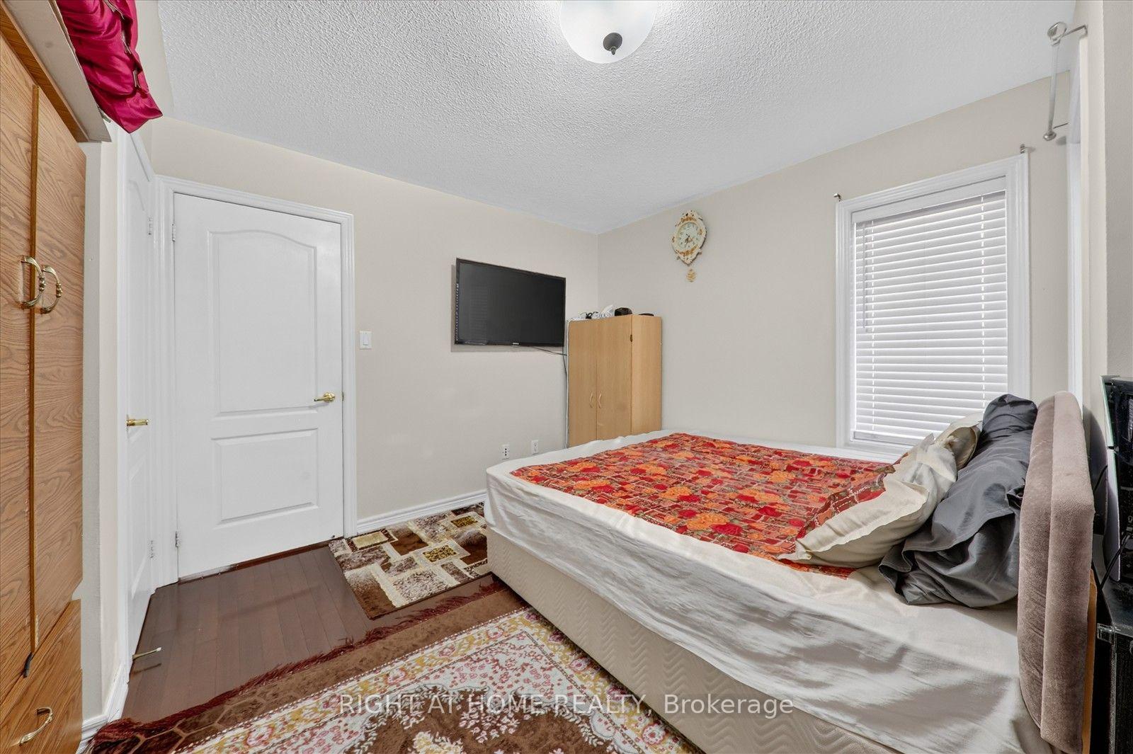 Photo 35 of 54 Boundbrook Drive, Brampton, Northwest Sandalwood Parkway — HOMEH