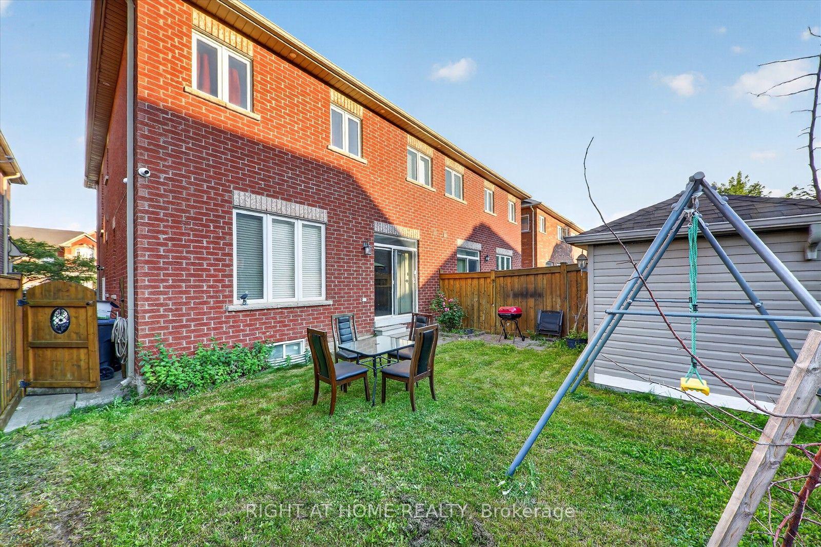 Photo 37 of 54 Boundbrook Drive, Brampton, Northwest Sandalwood Parkway — HOMEH