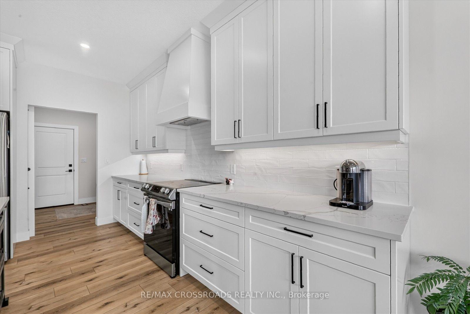 Photo 12 of 11 Mctavish Crescent, Huron-Kinloss — HOMEH