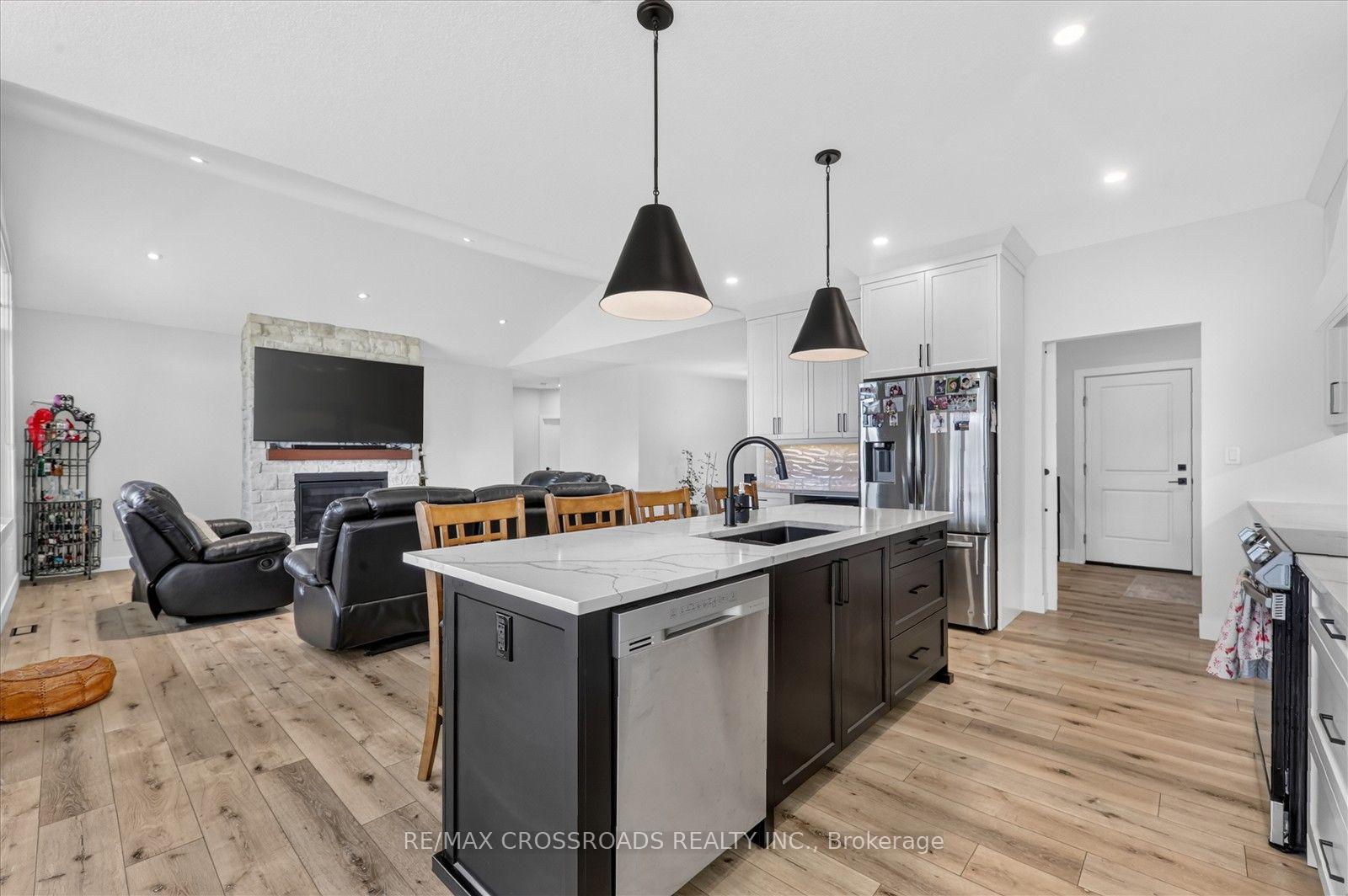 Photo 13 of 11 Mctavish Crescent, Huron-Kinloss — HOMEH
