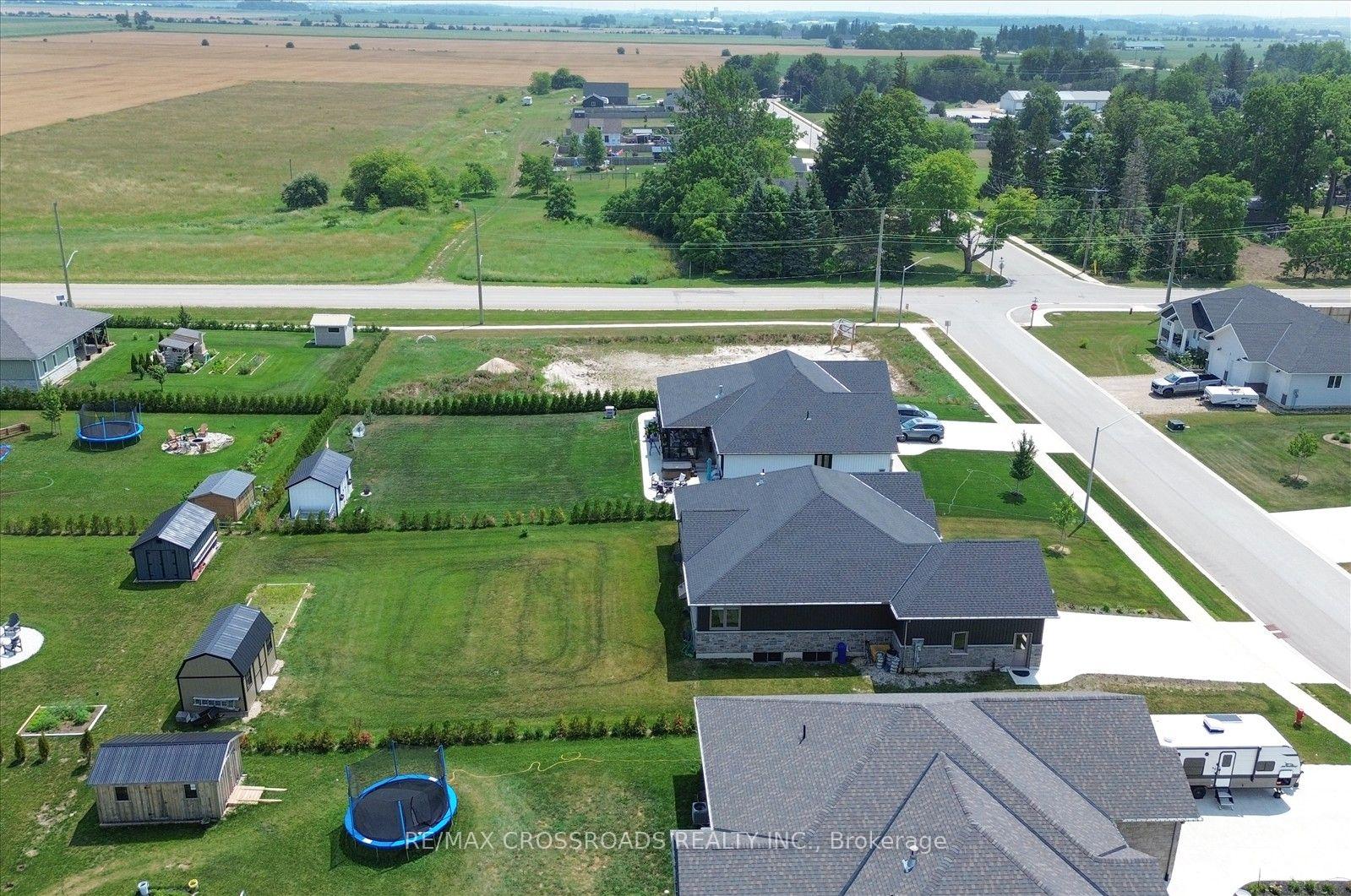 Photo 38 of 11 Mctavish Crescent, Huron-Kinloss — HOMEH