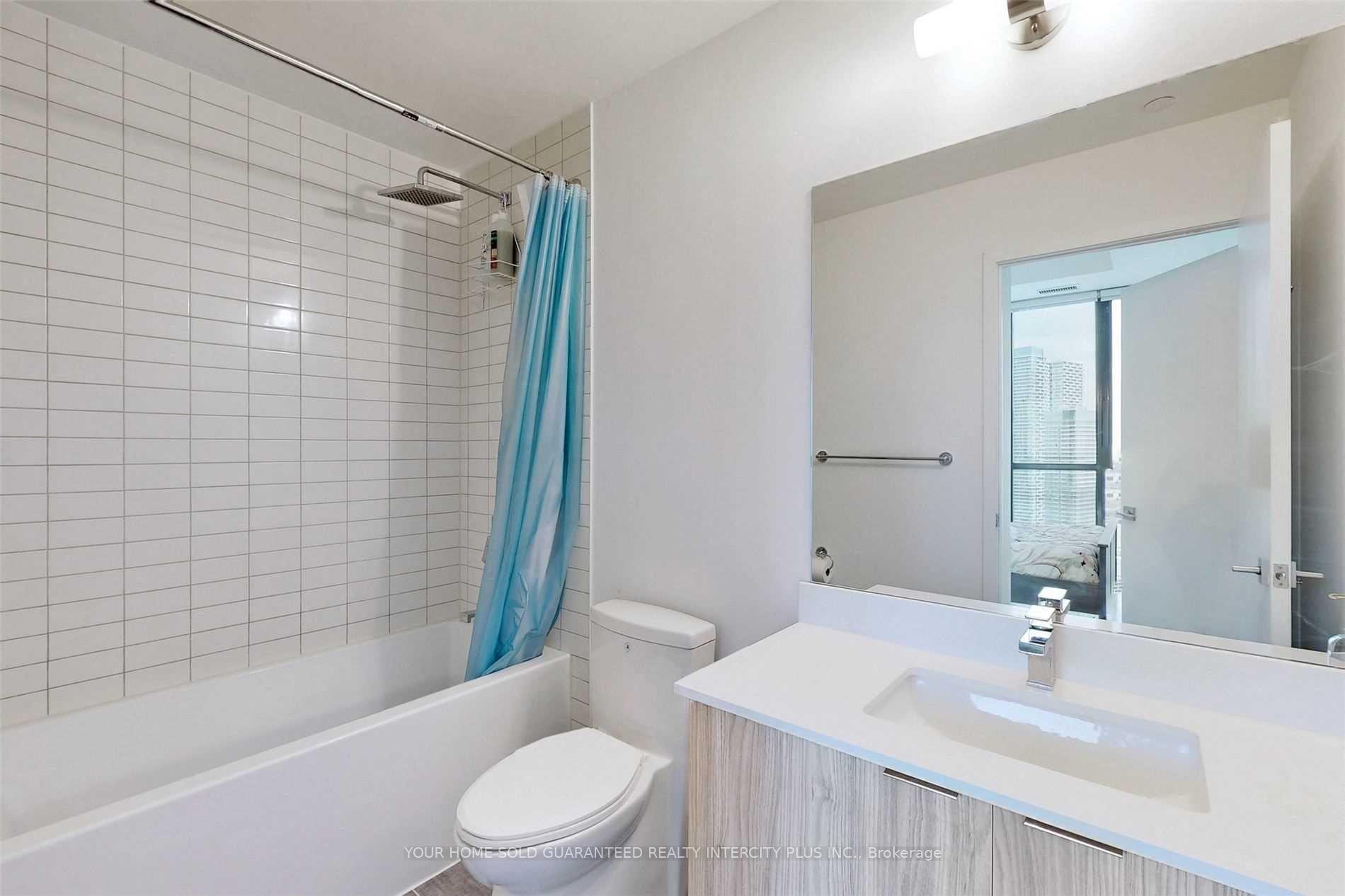 Photo 8 of Unit 3006, 2908 Highway 7 Road, Vaughan, Concord — HOMEH