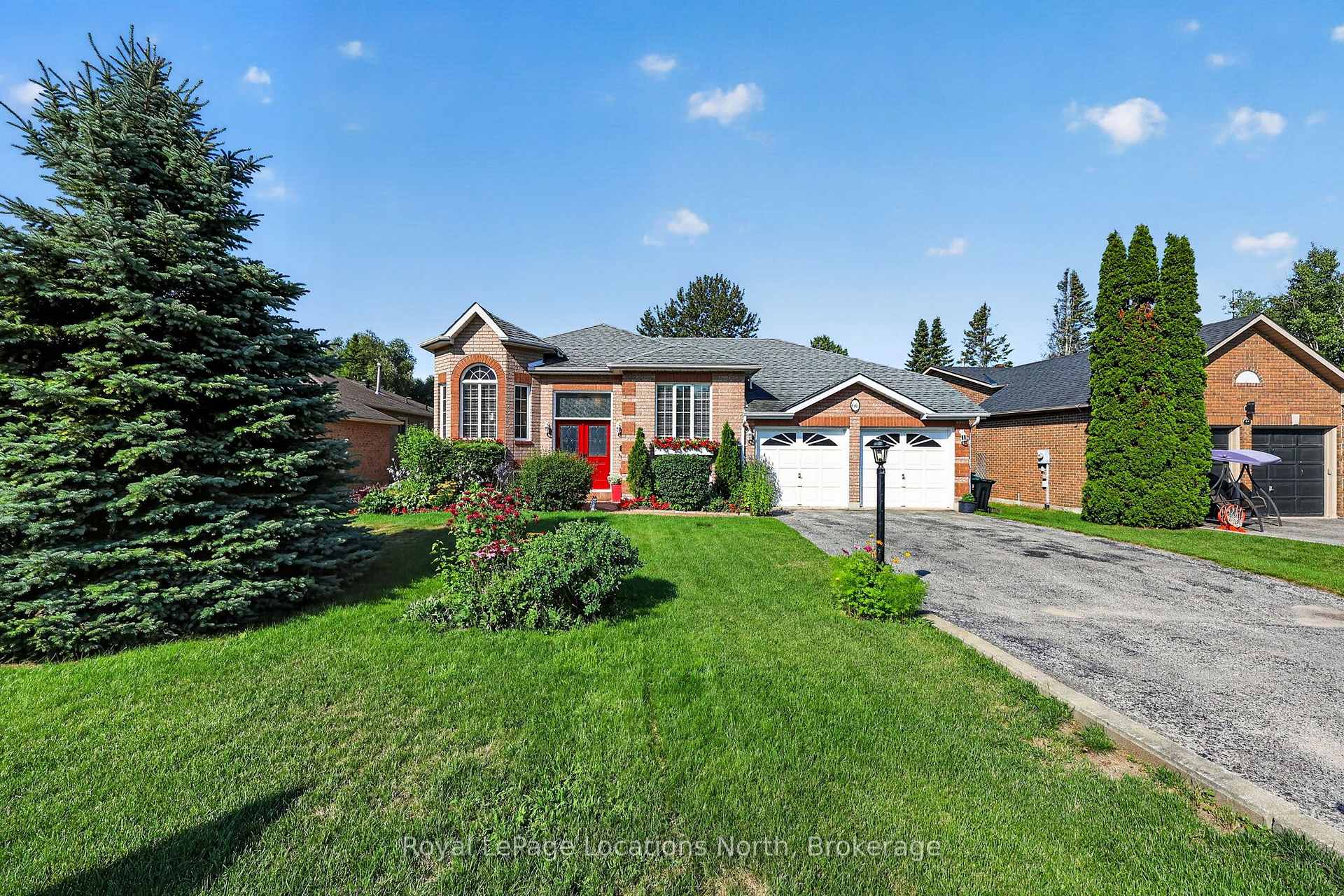 Photo 4 of 66 Royal Beech Drive, Wasaga Beach — HOMEH