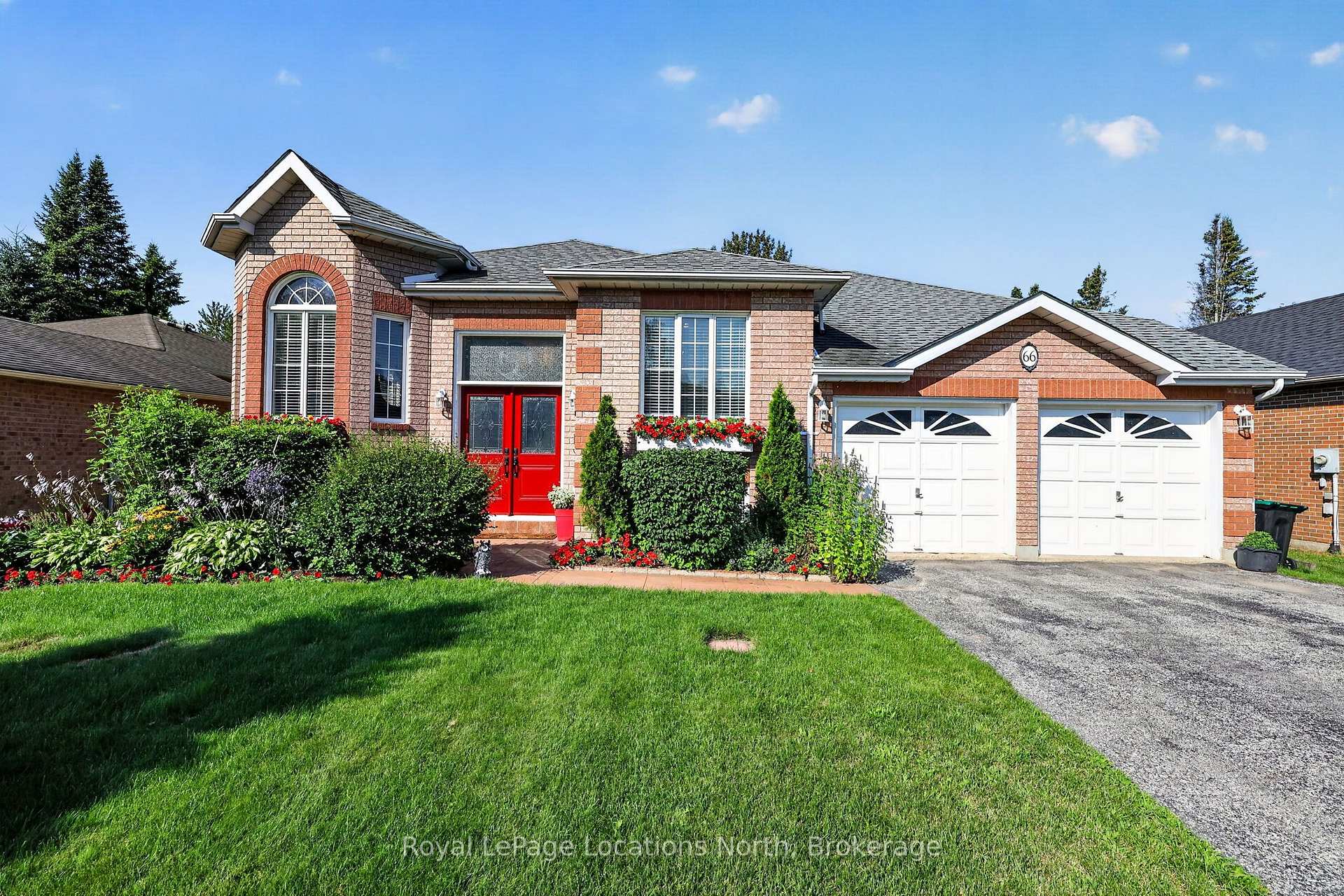 Photo 2 of 66 Royal Beech Drive, Wasaga Beach — HOMEH