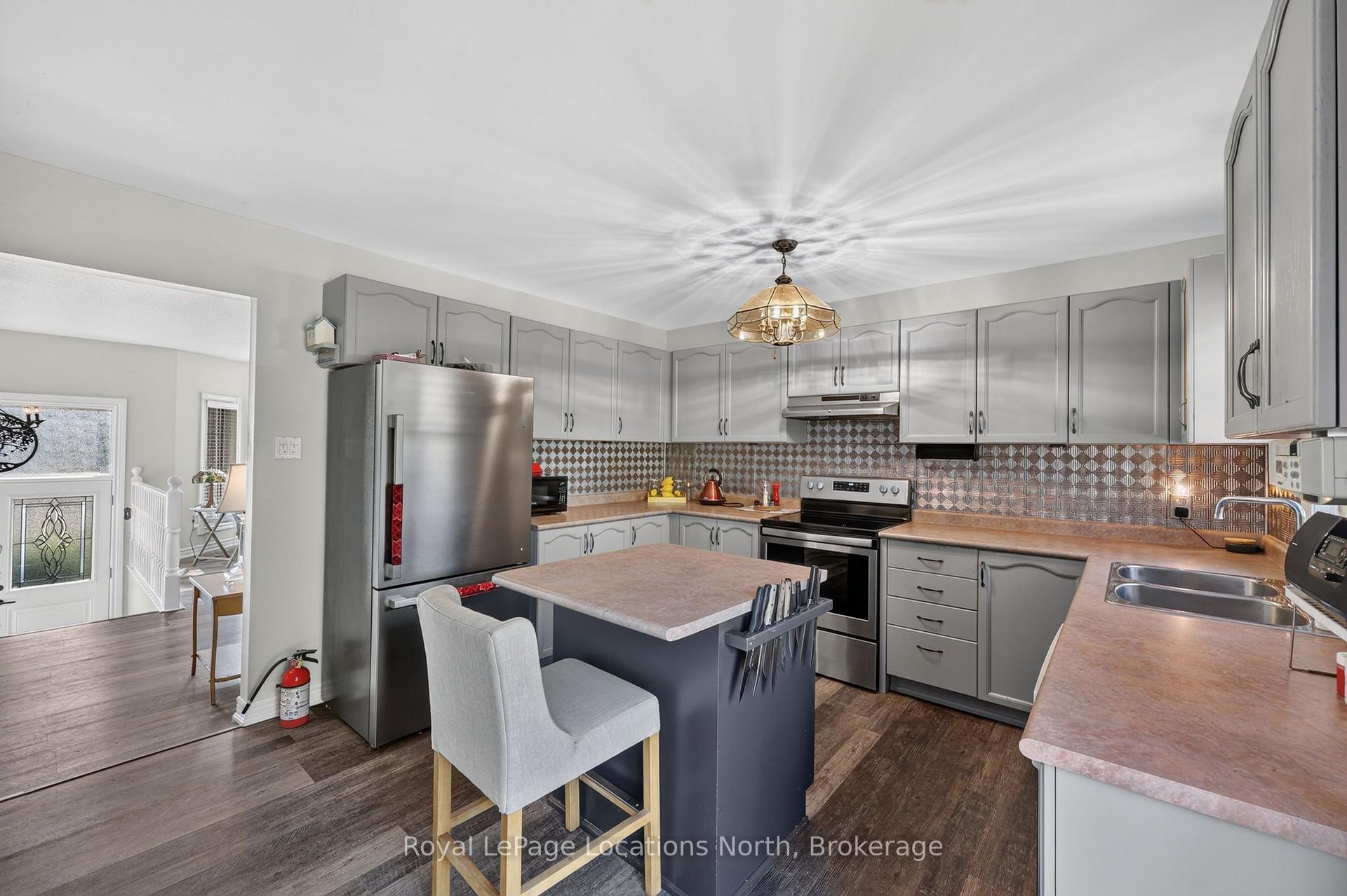 Photo 13 of 66 Royal Beech Drive, Wasaga Beach — HOMEH