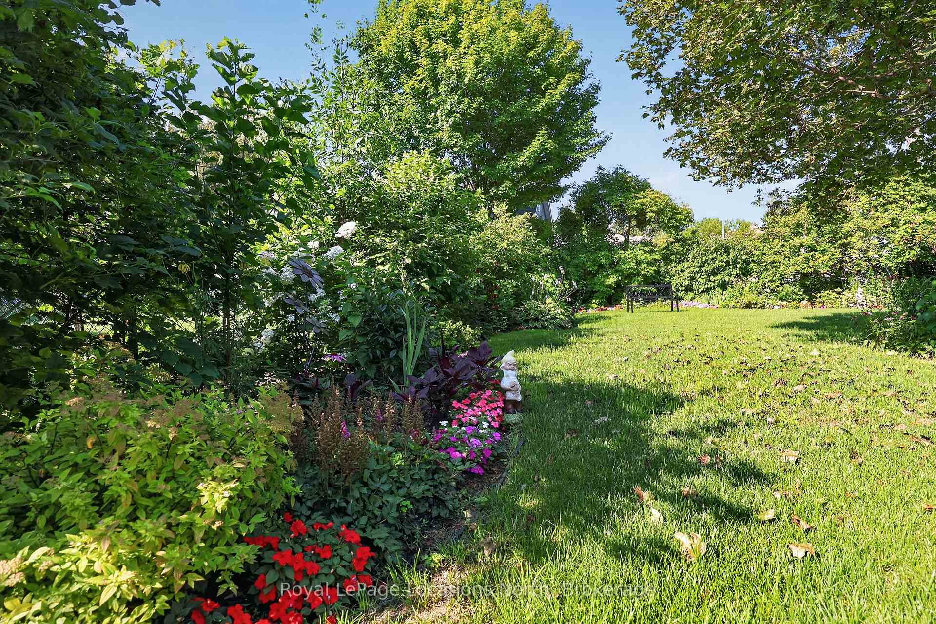 Photo 41 of 66 Royal Beech Drive, Wasaga Beach — HOMEH