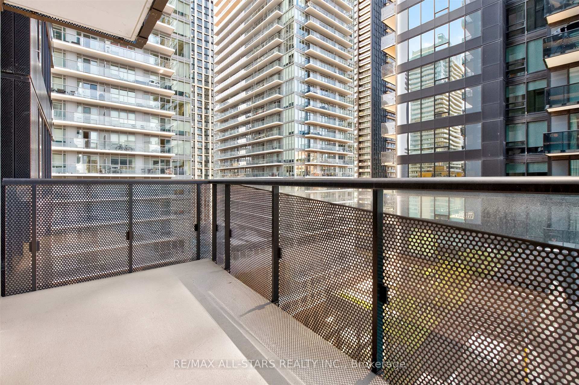 Photo 7 of 127 Broadway Avenue, Toronto, Mount Pleasant West — HOMEH