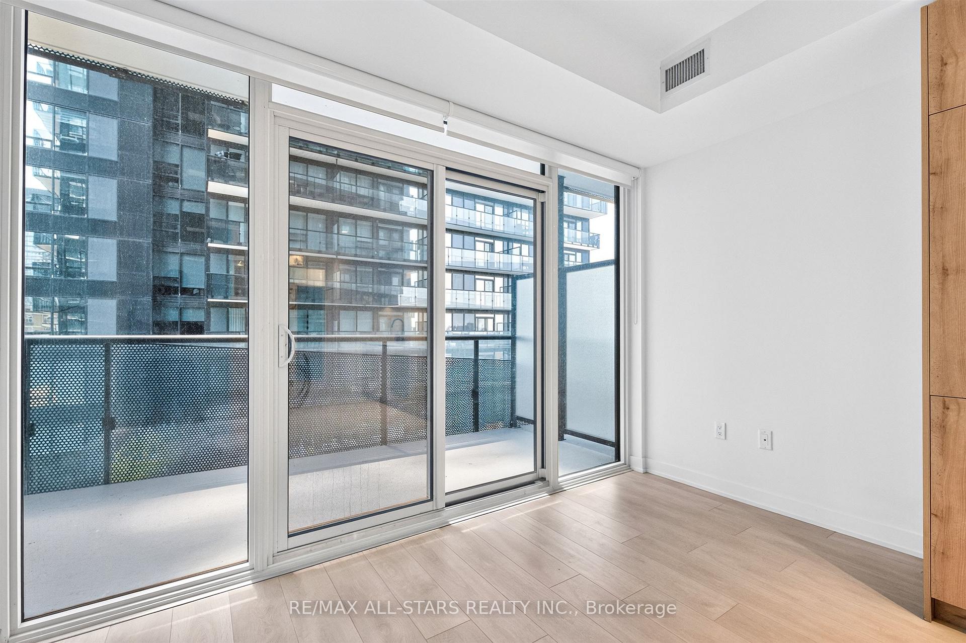 Photo 9 of 127 Broadway Avenue, Toronto, Mount Pleasant West — HOMEH