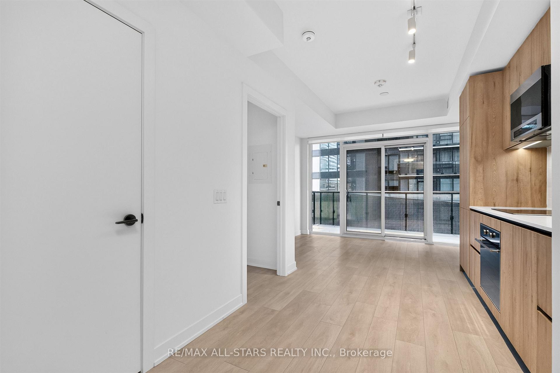 Photo 14 of 127 Broadway Avenue, Toronto, Mount Pleasant West — HOMEH