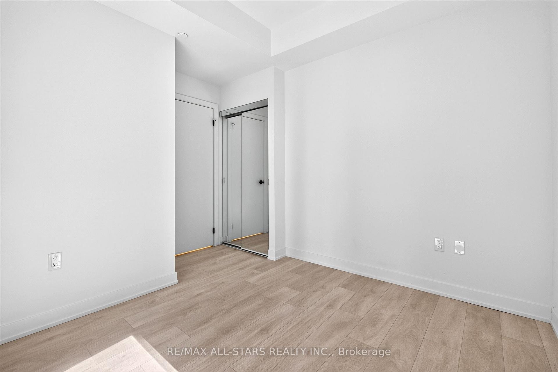 Photo 15 of 127 Broadway Avenue, Toronto, Mount Pleasant West — HOMEH