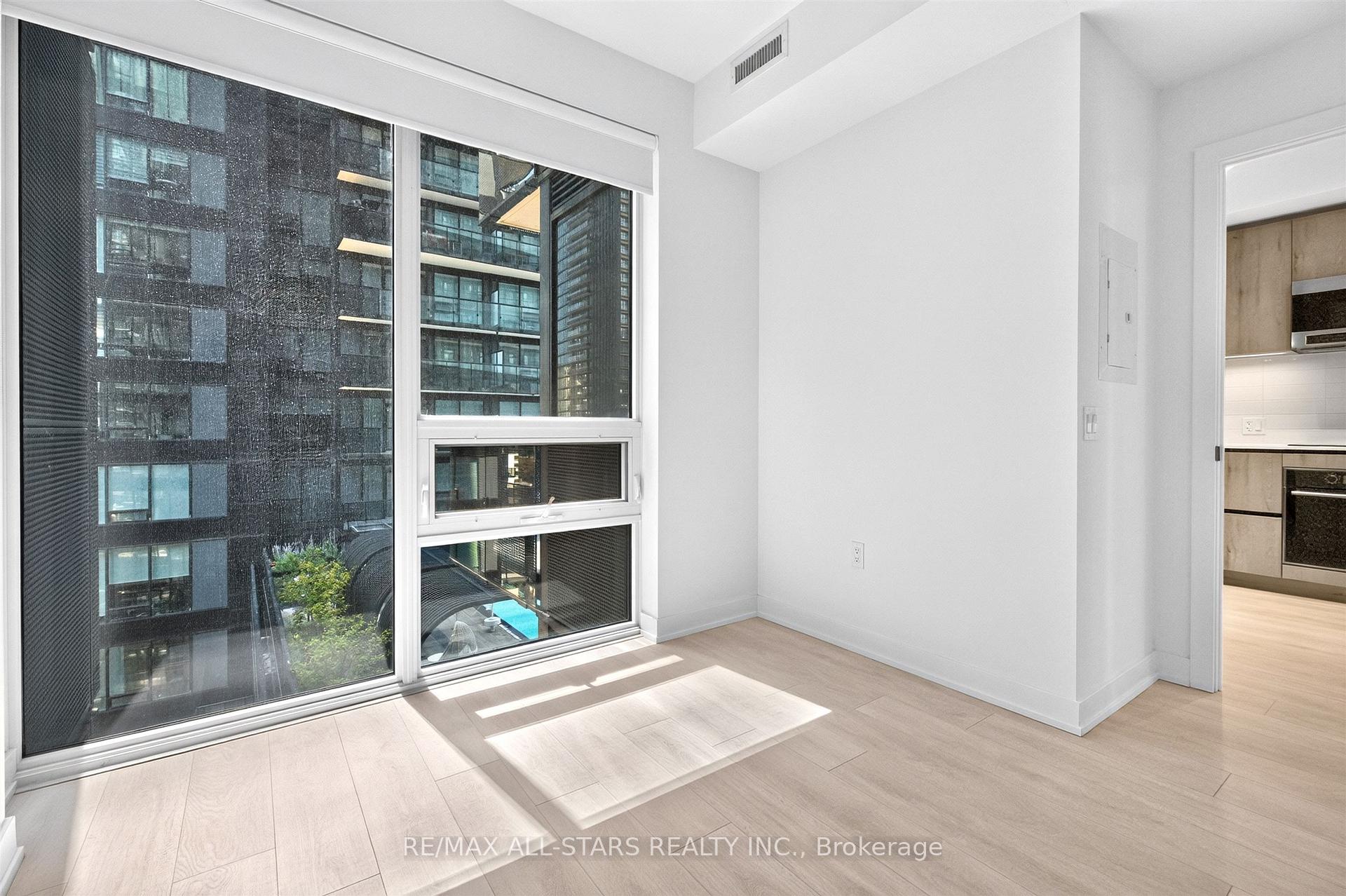 Photo 16 of 127 Broadway Avenue, Toronto, Mount Pleasant West — HOMEH