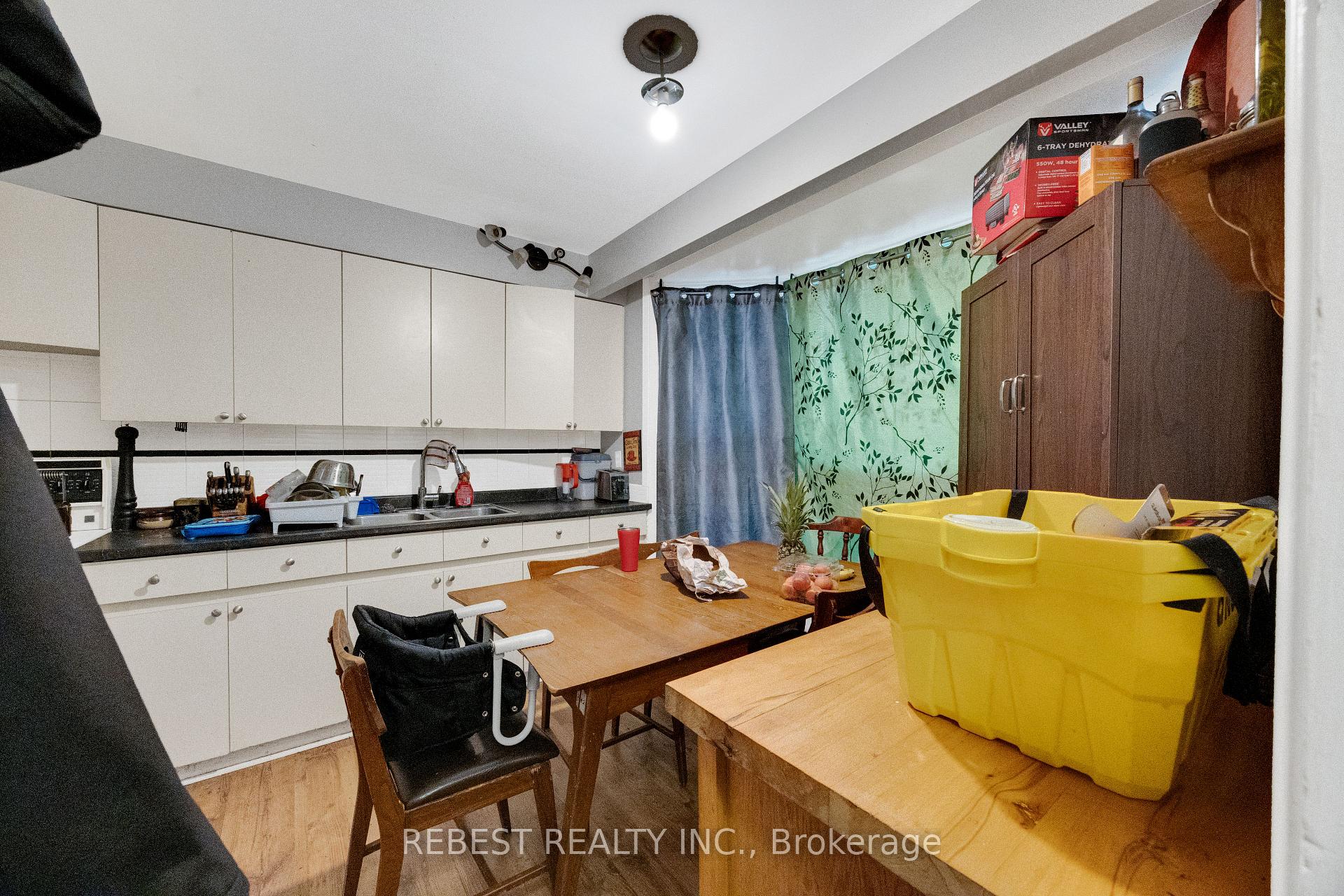 Photo 6 of Unit 1, 73 Arbour Glen Crescent, London, East A — HOMEH