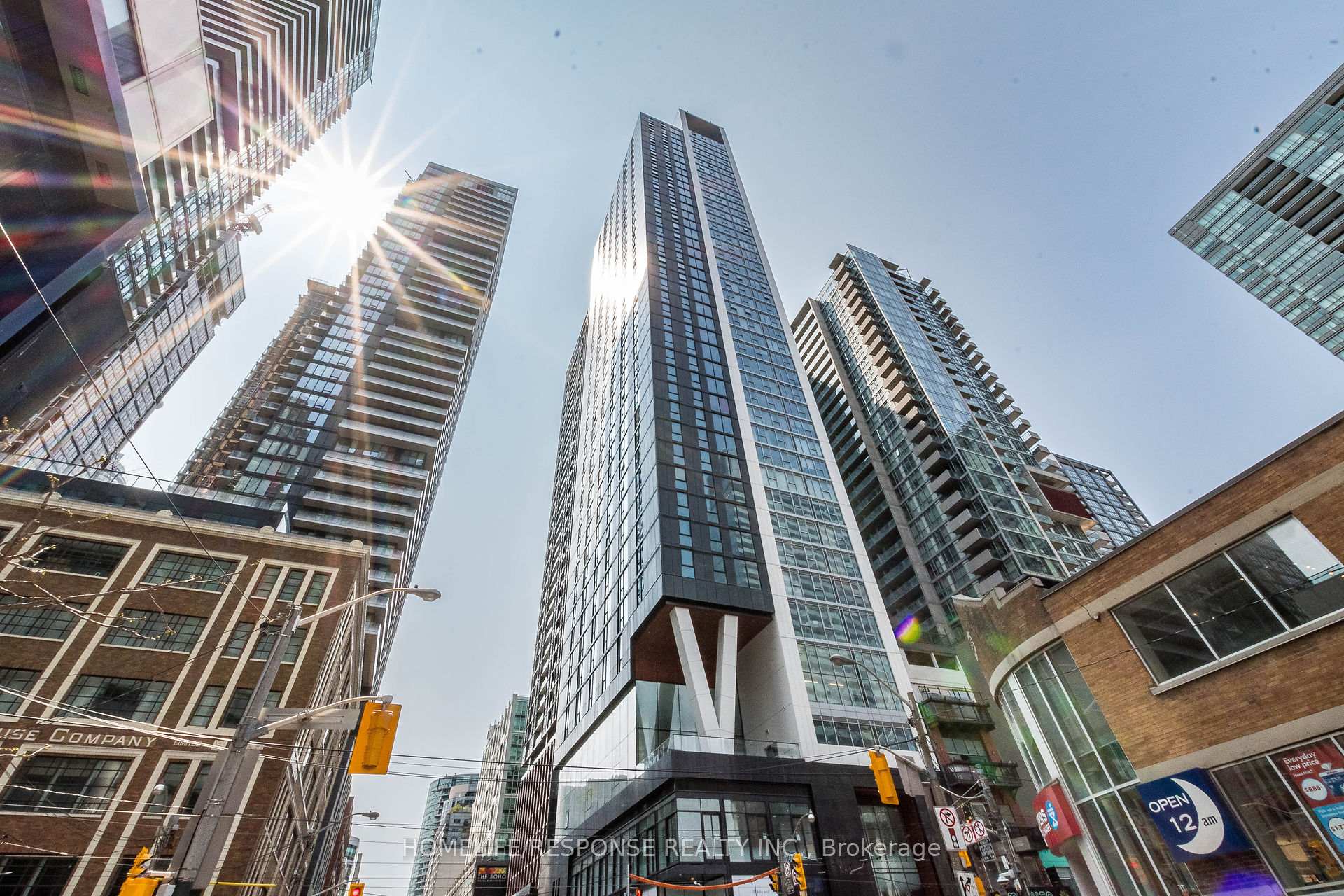 Photo 2 of Unit 1701, 357 King Street, Toronto, Waterfront Communities — HOMEH